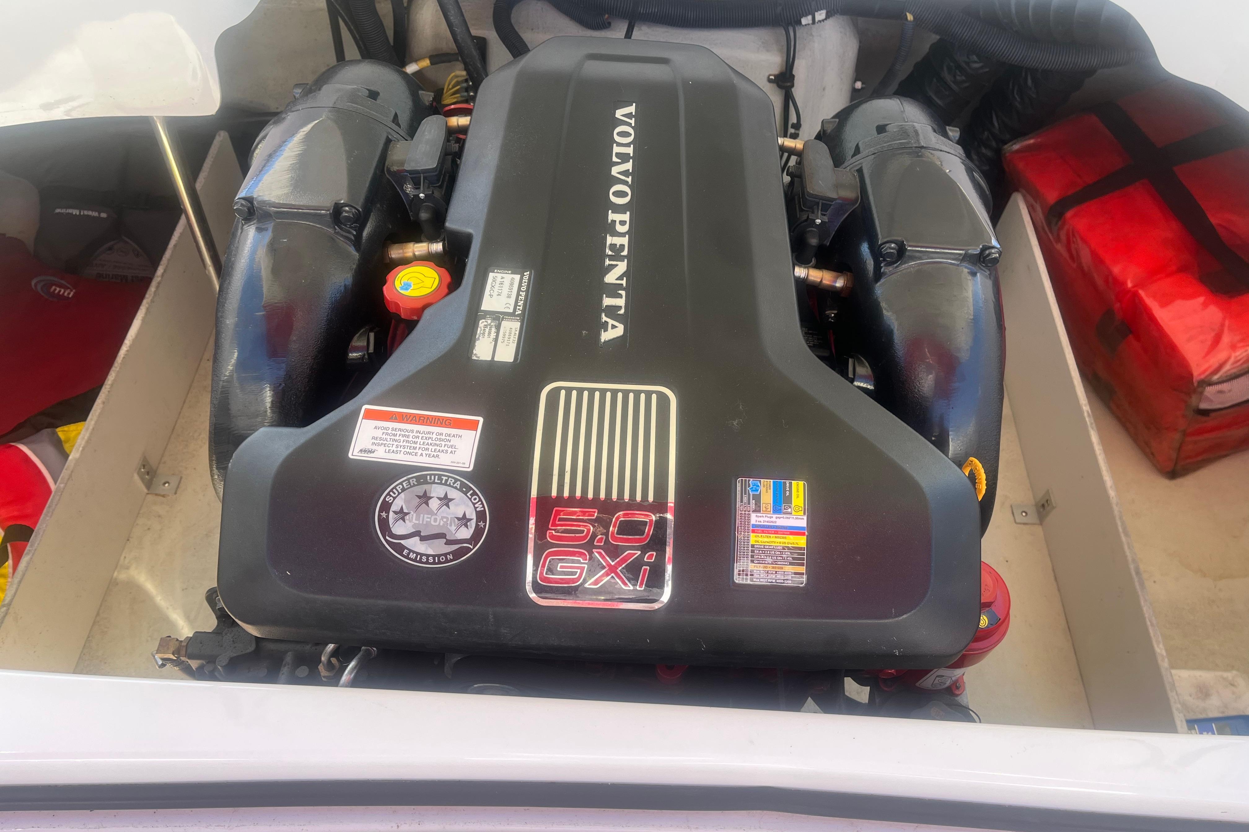 Volvo Penta 5.0 GXi engine in a 2011 Cobalt 210 boat.