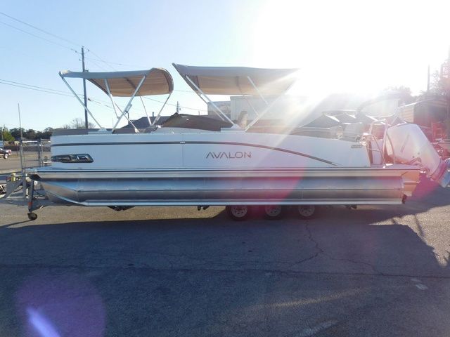2026 Avalon Catalina Quad Lounger Shift Windshield 25 FT - 3