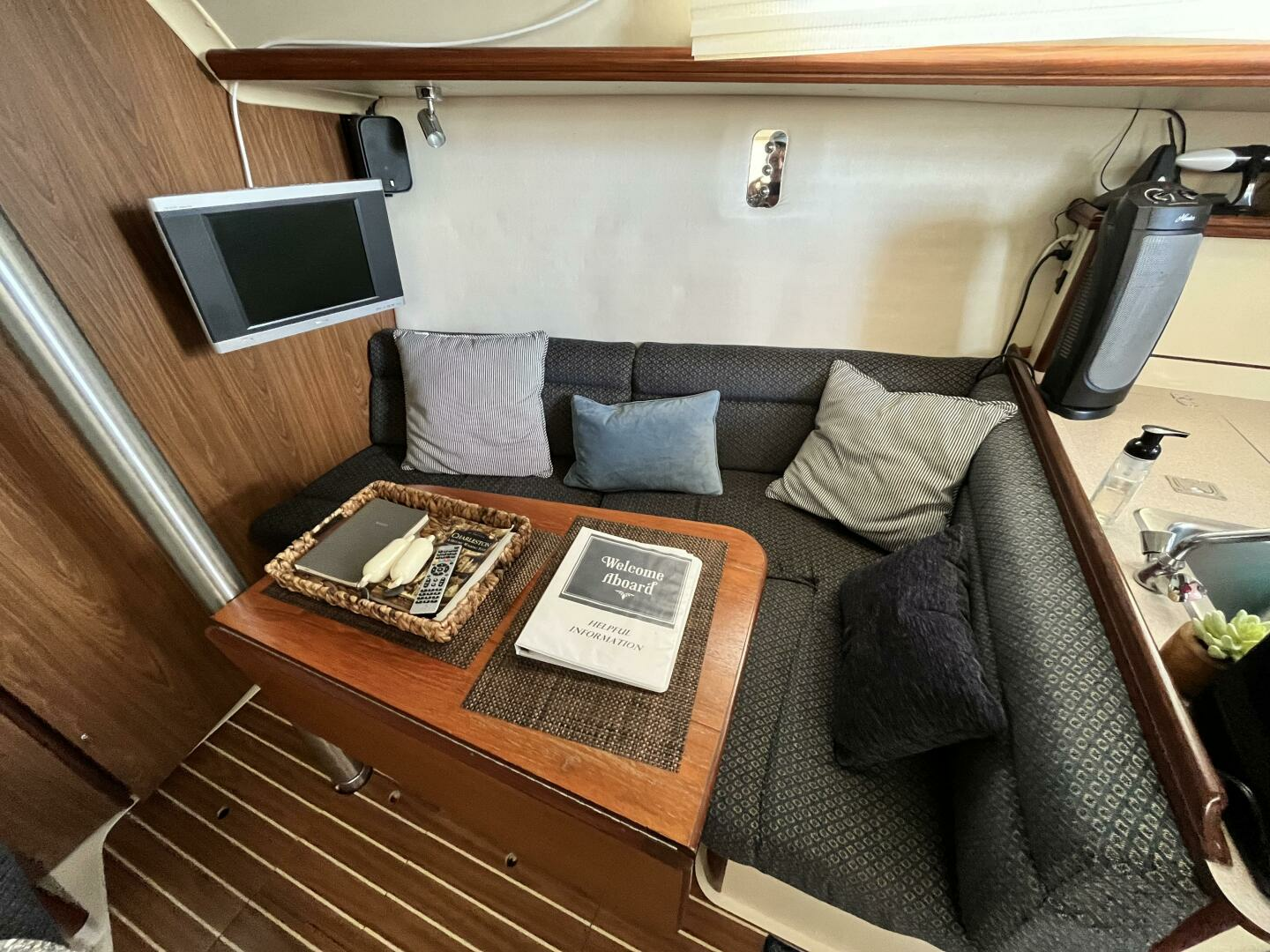 2005 Hunter — - Image 20
