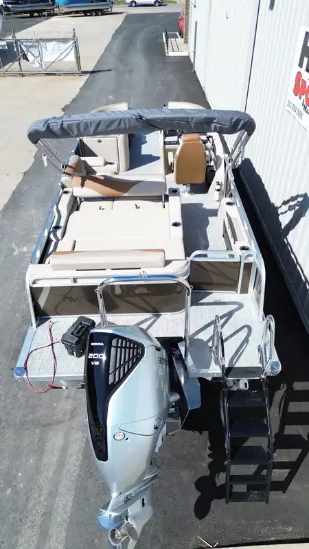 2026 Avalon LSZ Versatile Rear Lounger 23FT - 15