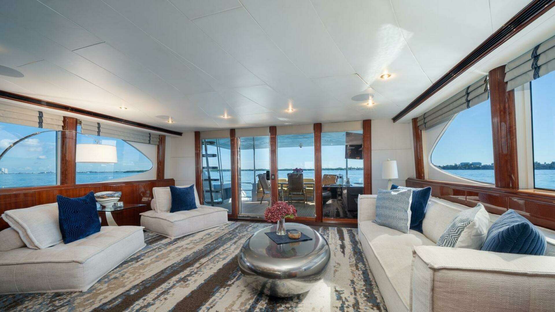2002 Lazzara Yachts — - Image 4