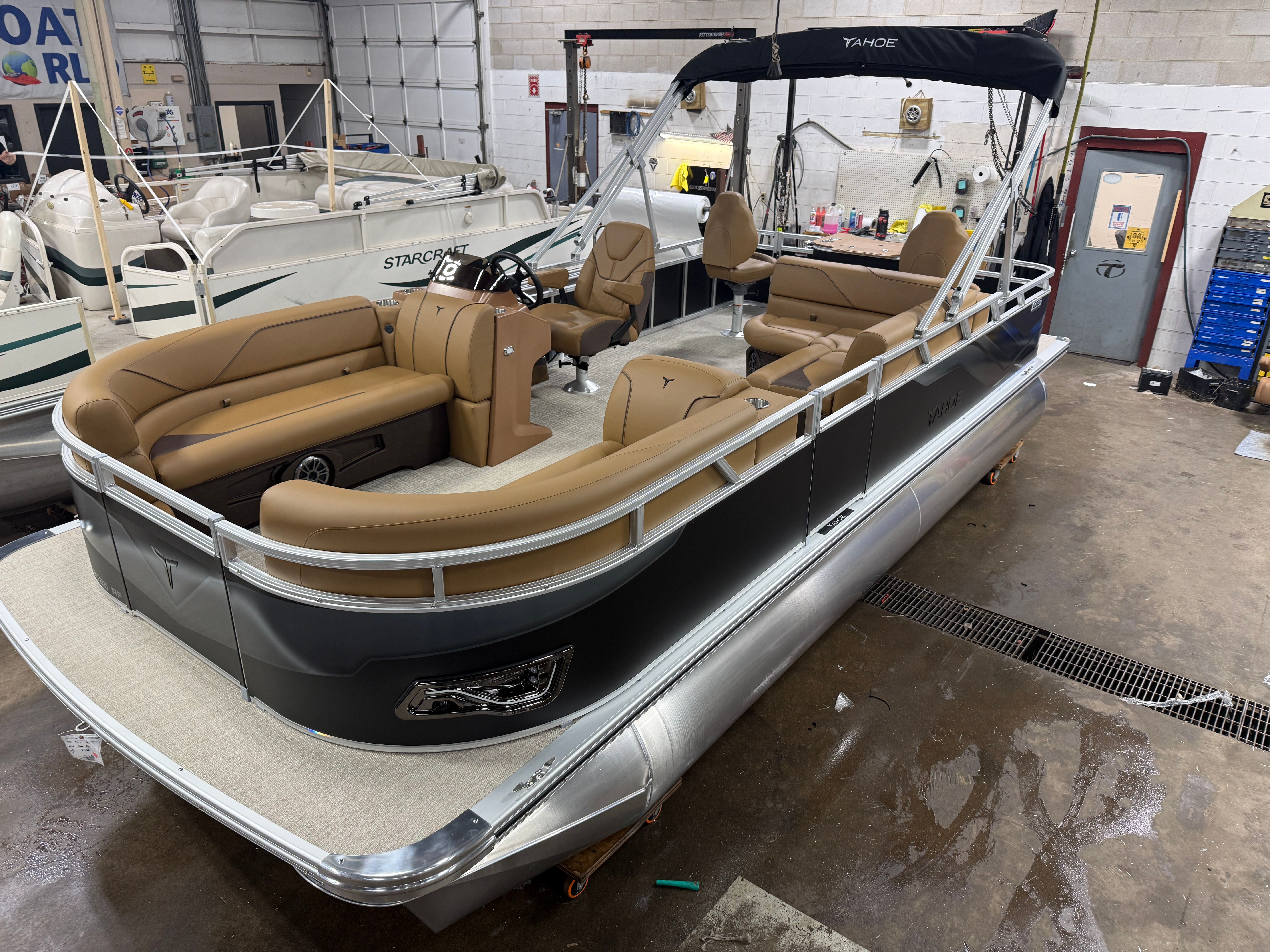 2026 Tahoe Sport Rear Fish 2185 & 4-Stroke $32995
