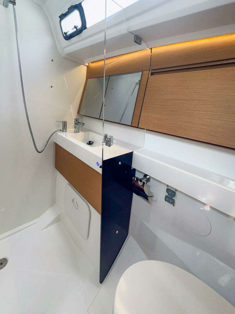 2024 Jeanneau Sun Odyssey 410 - Image 20