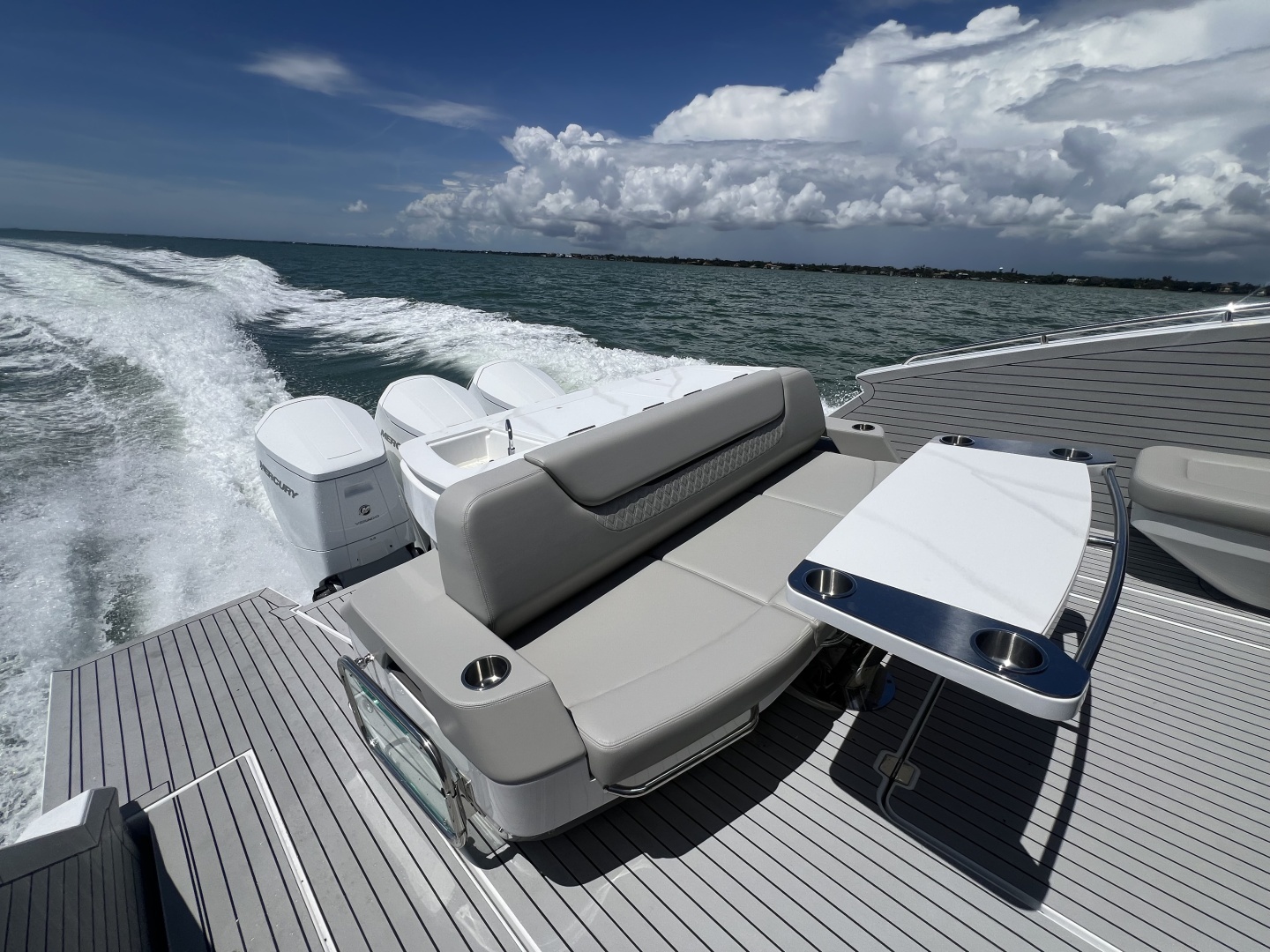 2026 Cruisers Yachts 50GLS OB - Image 44