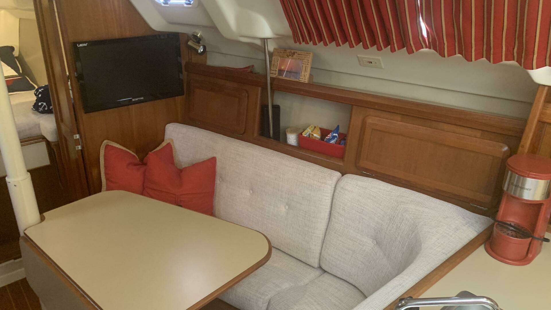 1991 Hunter 30 T - Image 28
