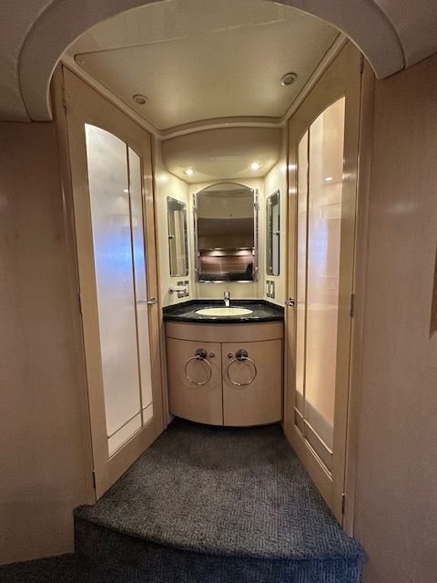 1999 Carver 53 Voyager - 8