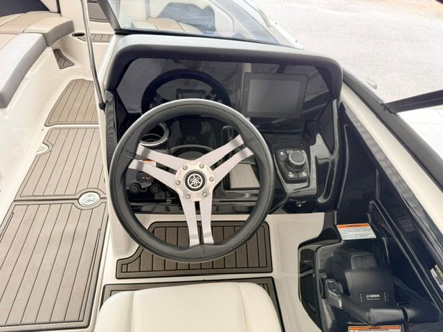2019 Yamaha Boats 212 Limited S