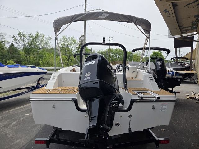 2026 Starcraft SVX OB 191 w/140hp and Trailer - 6