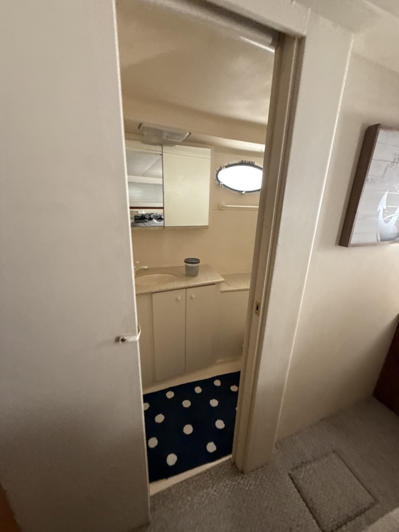 1999 Silverton 422 - Image 112