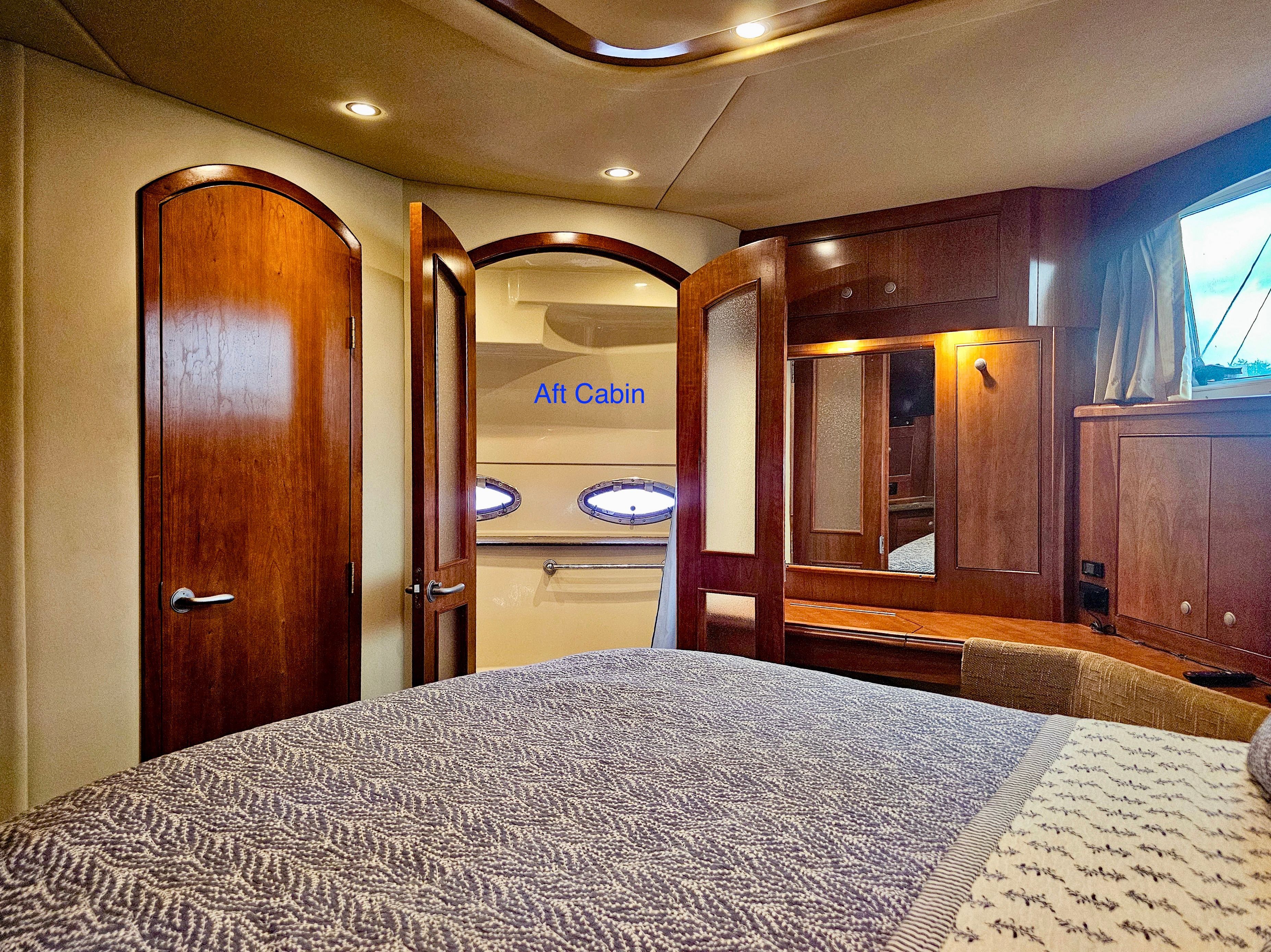2008 Cruisers Yachts 455 Express Motoryacht - 37
