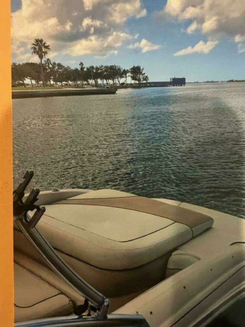 2003 Sea Ray 220 Bow Rider - Image 28
