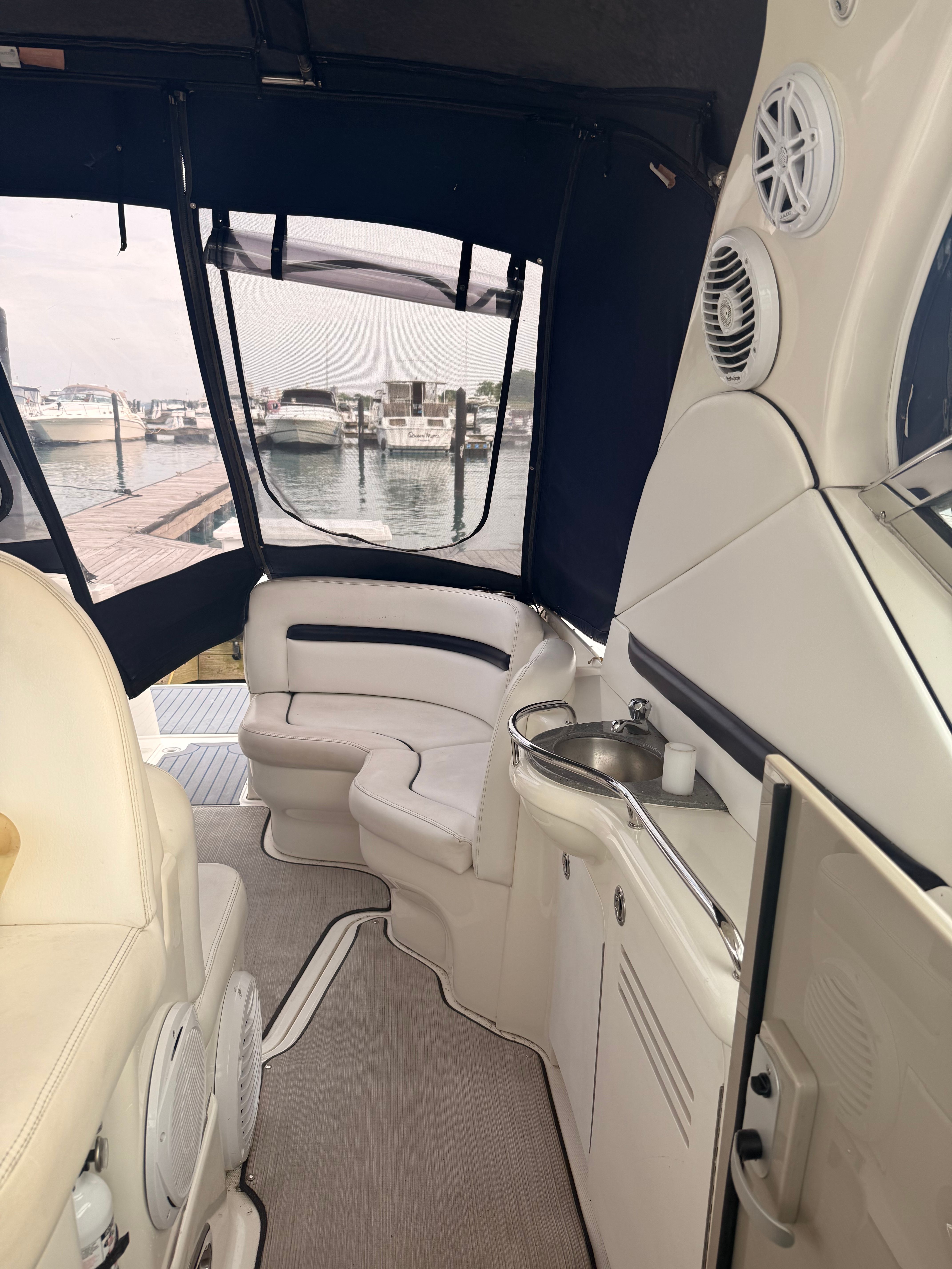 2006 Sea Ray 38 Sundancer - 11