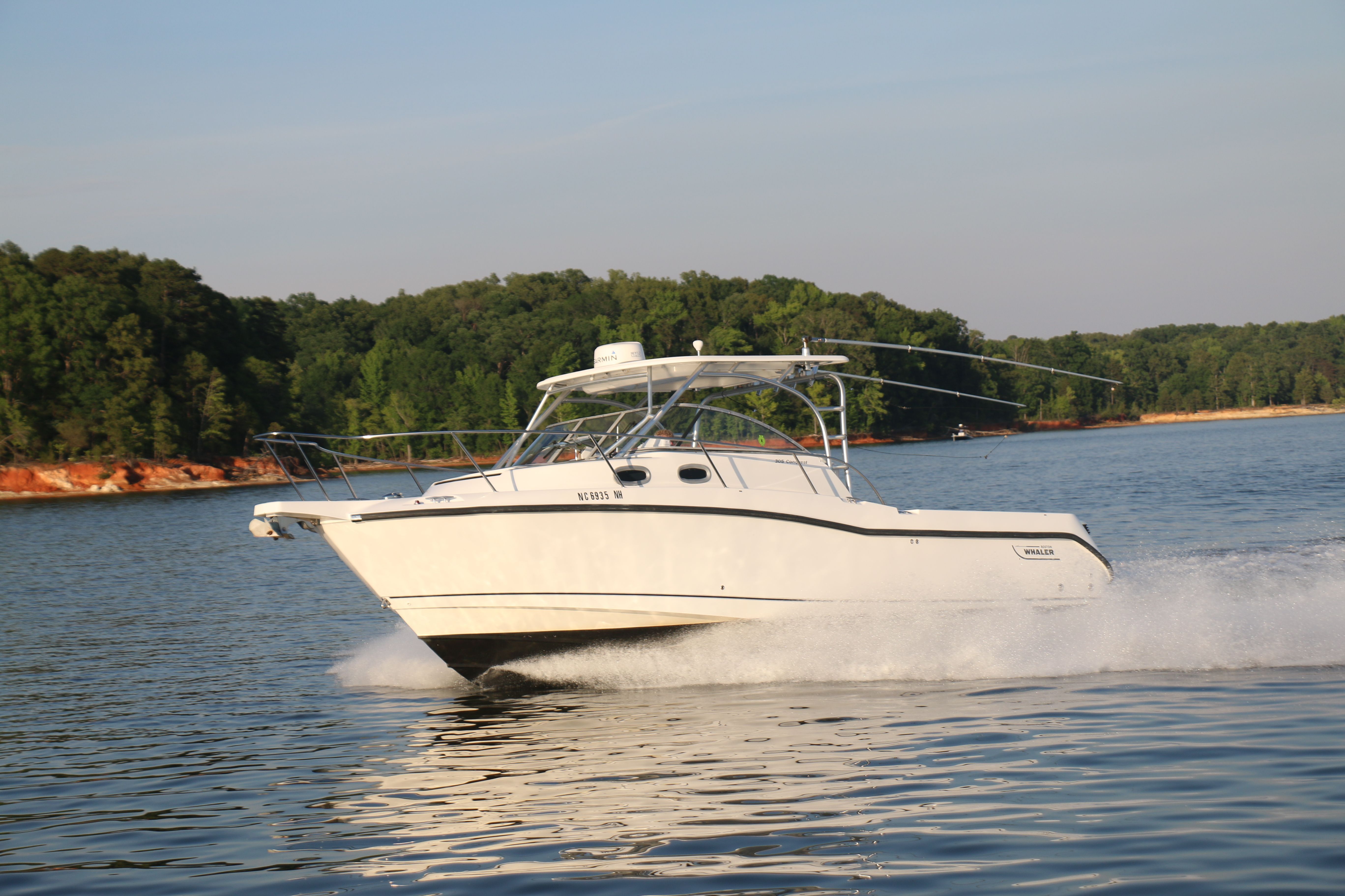 2006 Boston Whaler 305 Conquest