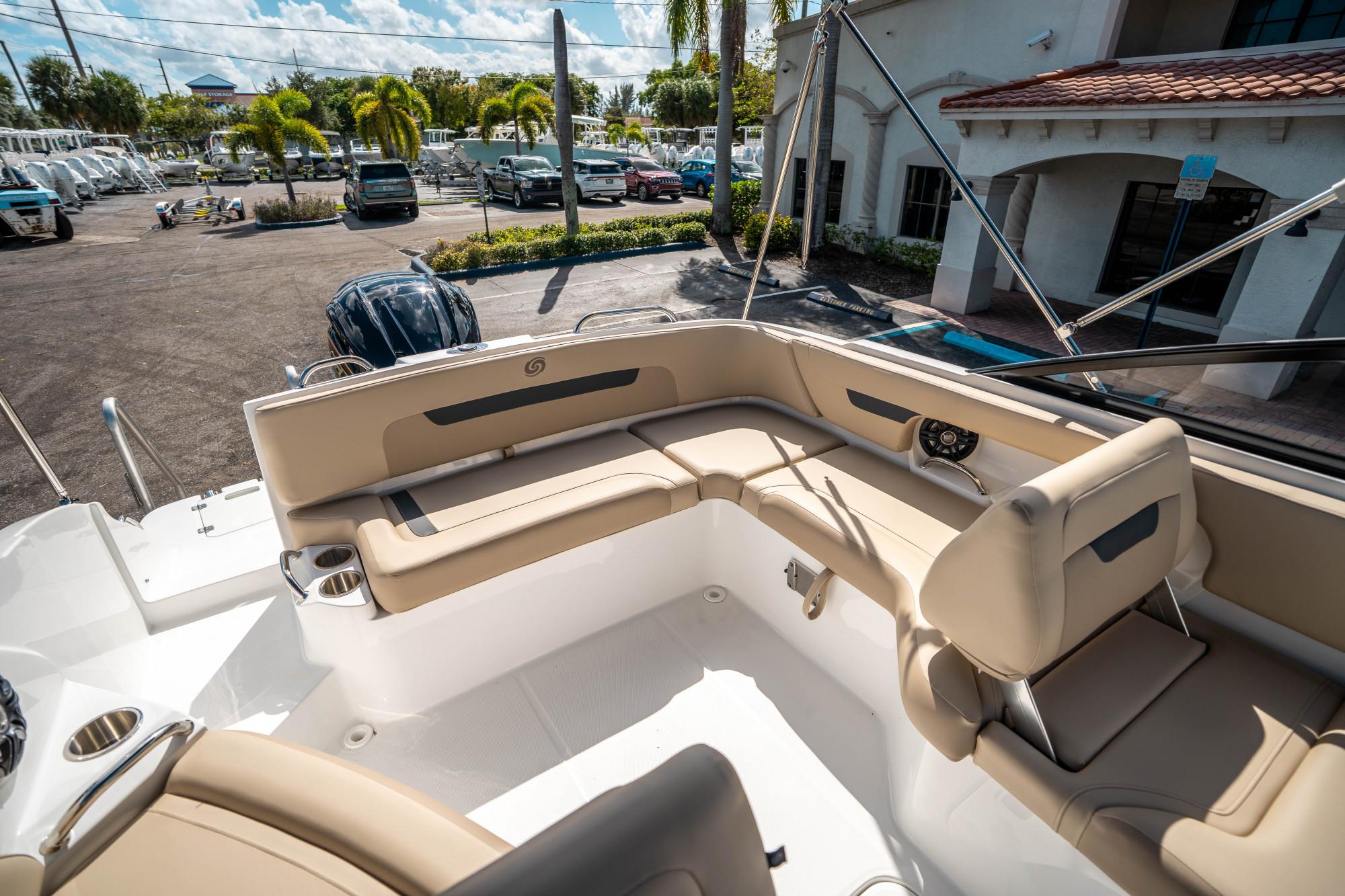 2025 Hurricane SunDeck 235 OB - 11