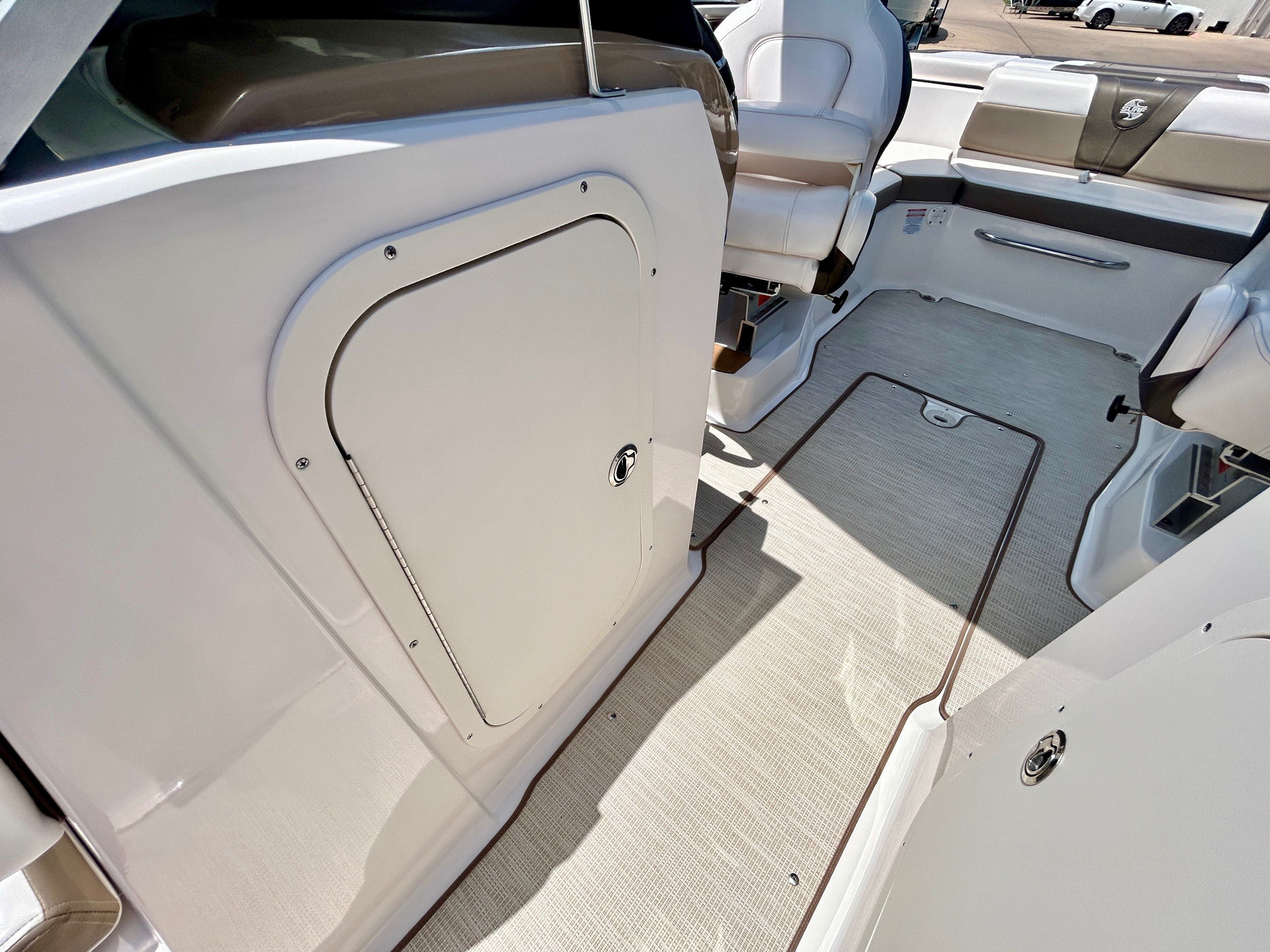 2018 Chaparral 23 Surf - 25