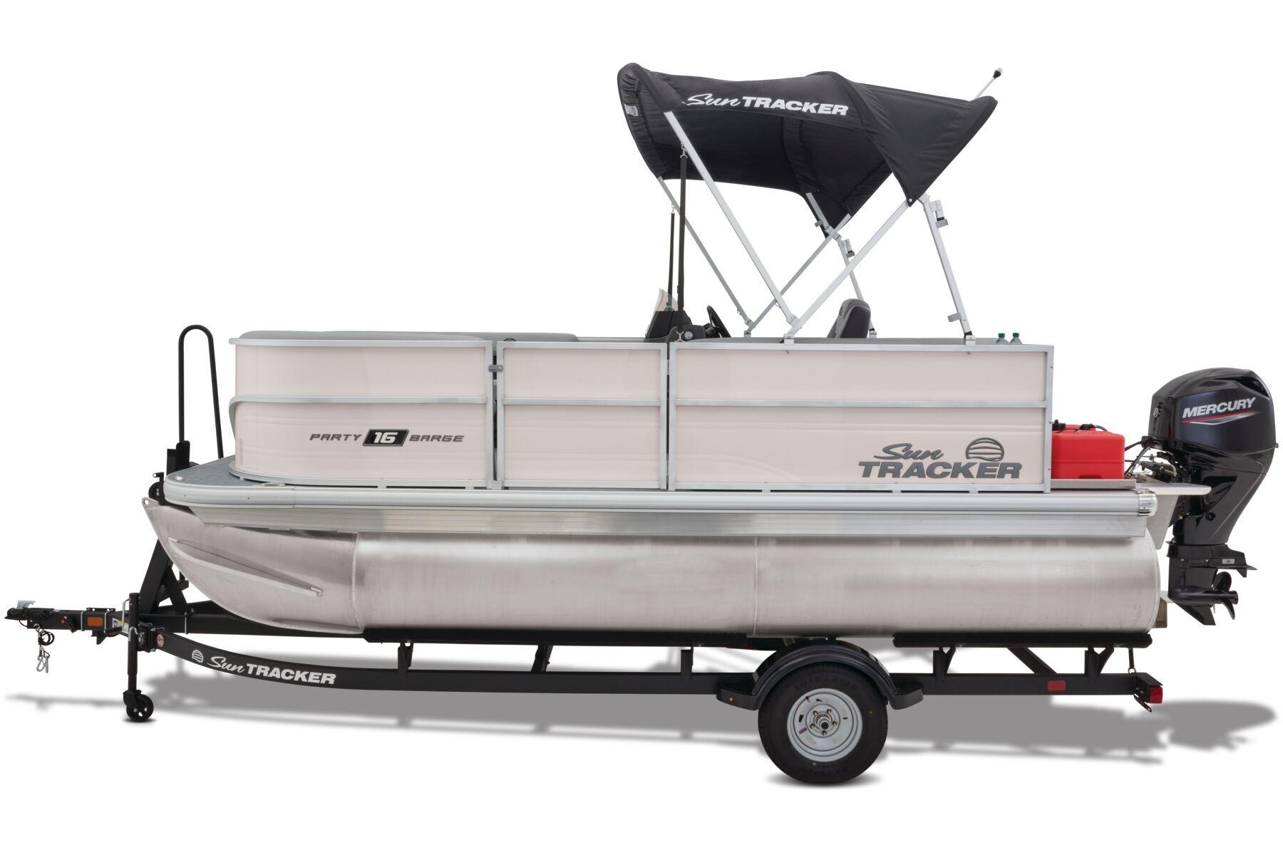 2026 Sun Tracker Party Barge 16 DLX - 17