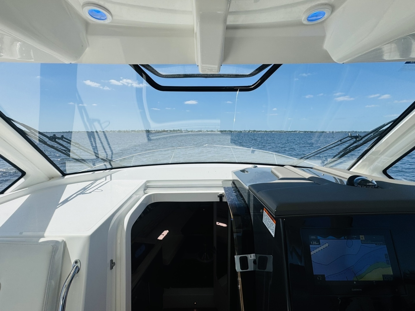 2021 Pursuit OS 355 - Image 31