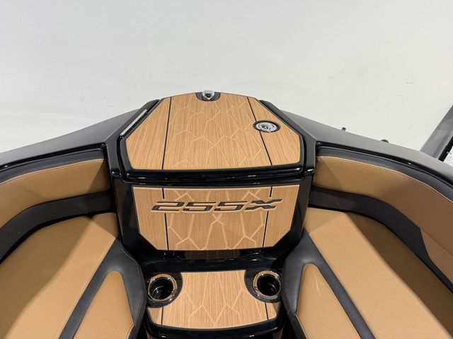 2026 Yamaha Boats 255XD - 32