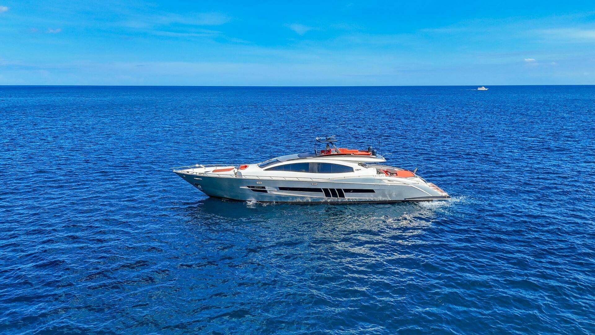 2010 Lazzara Yachts LSX 92 - Image 9