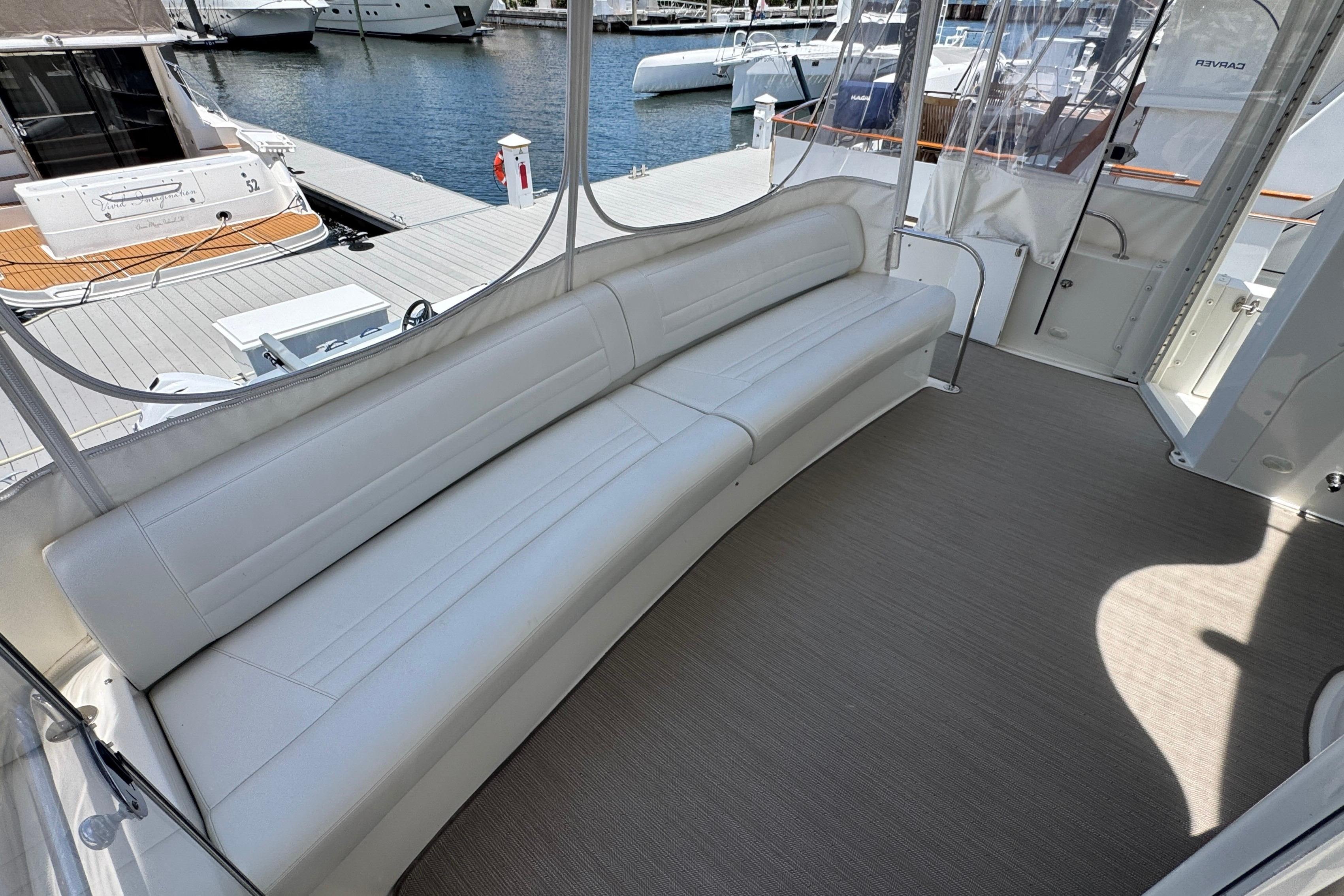 2007 Carver 47 Motor Yacht Aft Sun Deck Seating