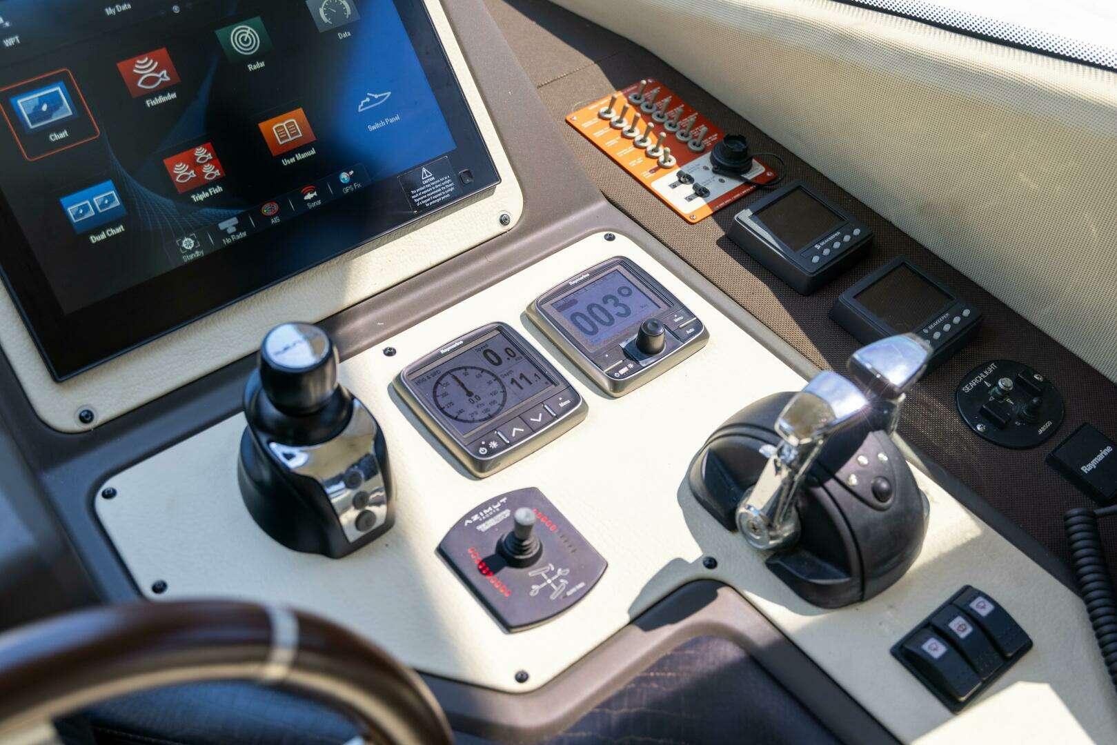 2015 Azimut 64 Flybridge - Image 10