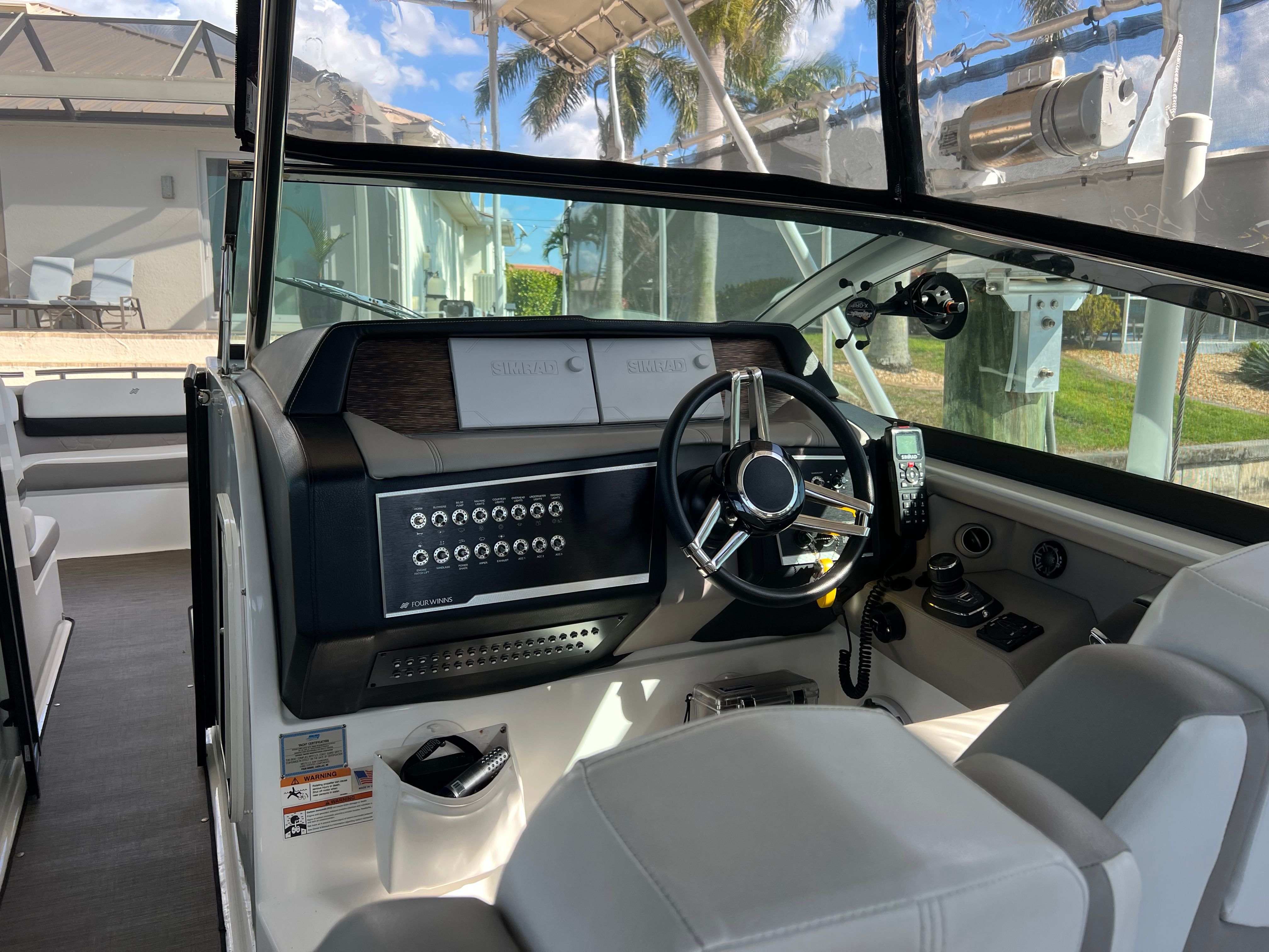 2023 Four Winns H350 - 26