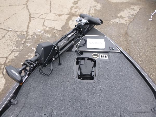 2025 Ranger Z519R Cup-Equipped boat deck with Garmin electronics and trolling motor.