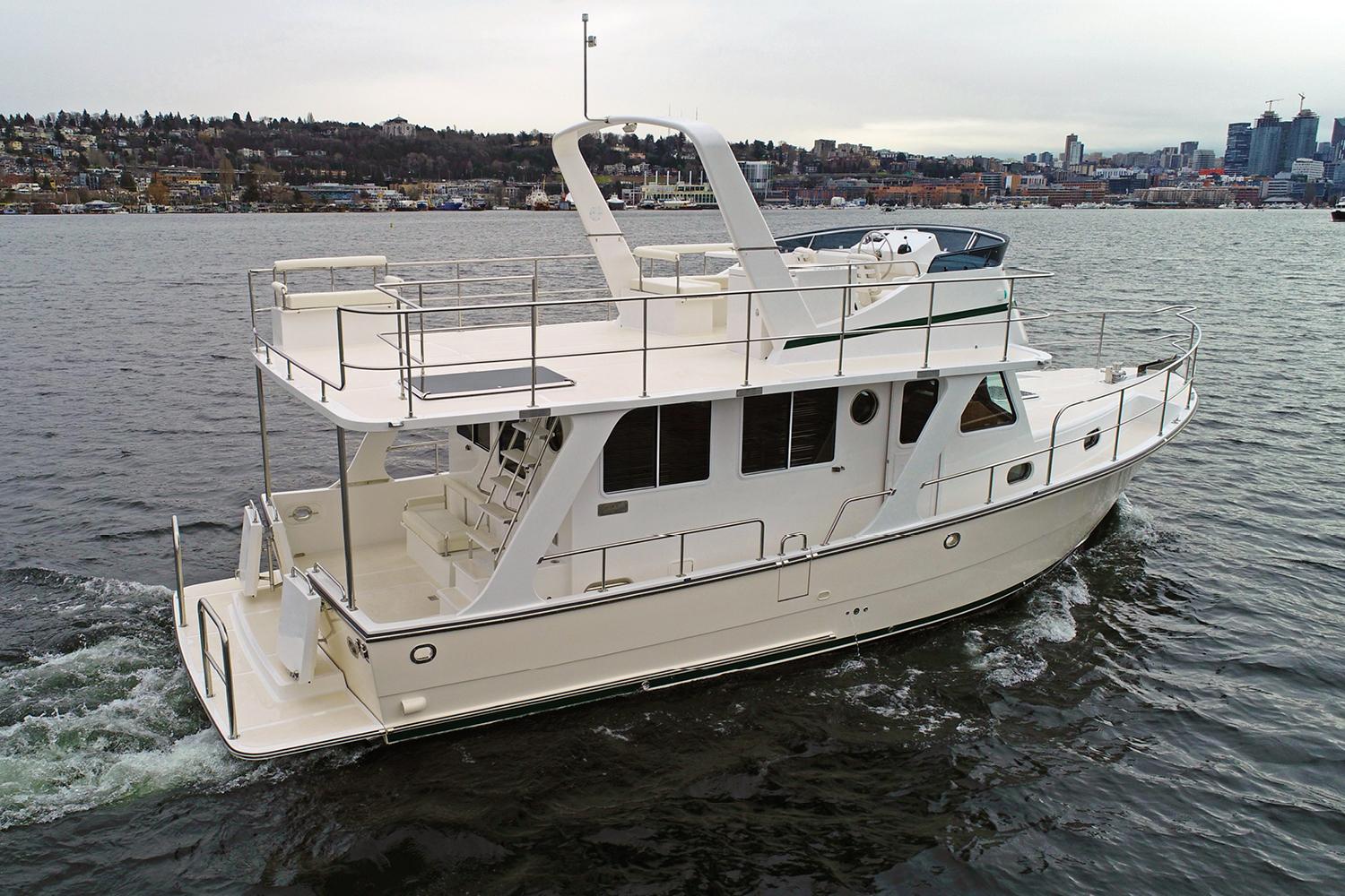 2027 Helmsman Trawlers 38 Sedan