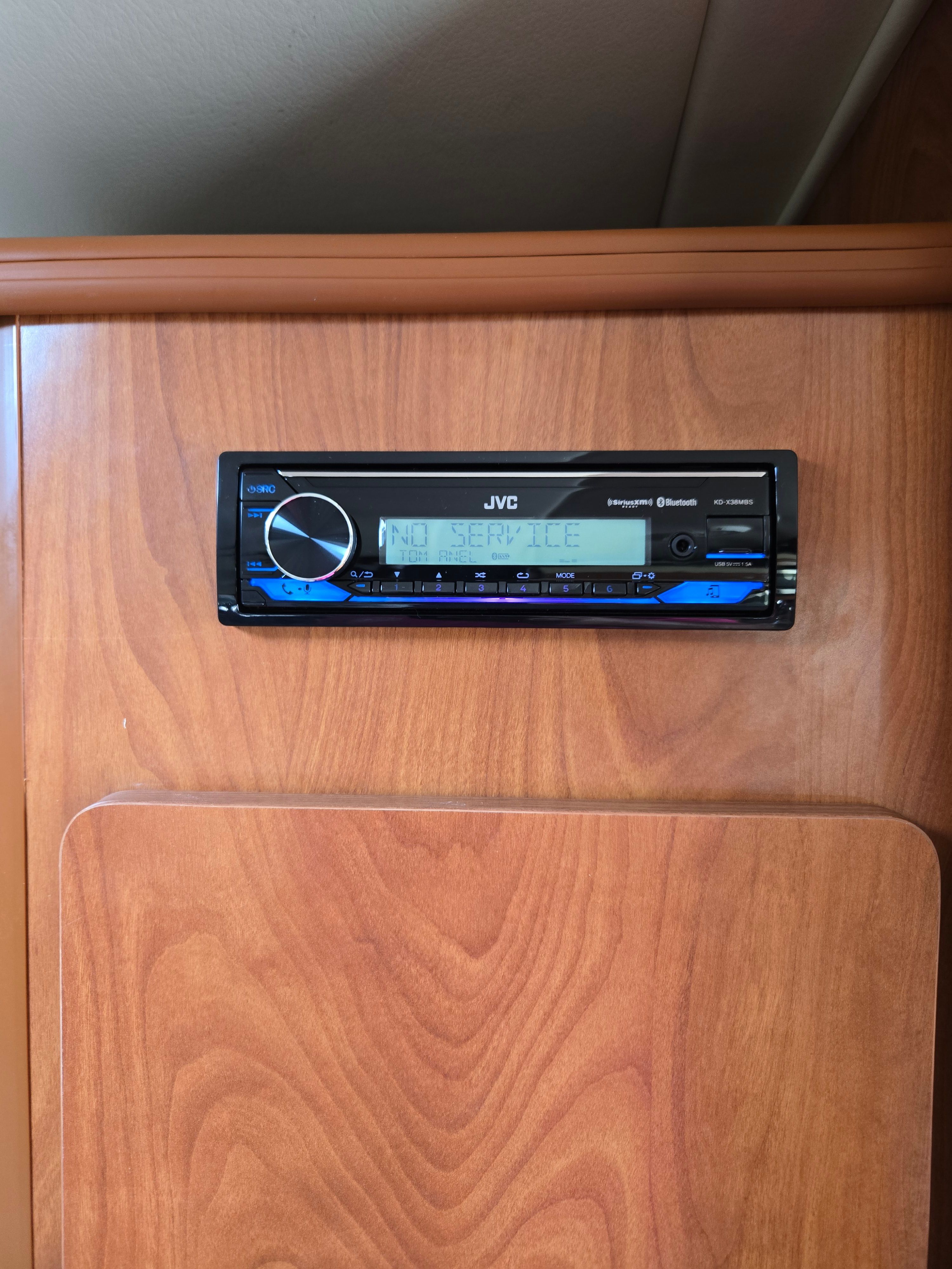 2006 Rinker 270 Express Cruiser - 5