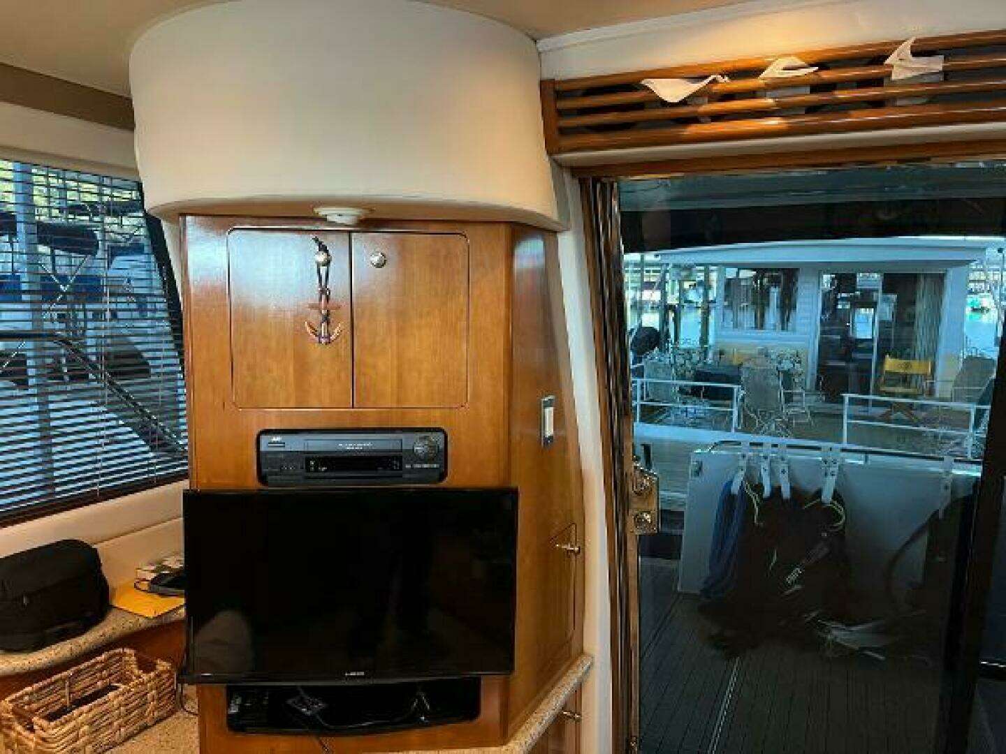 2001 Carver 450 Voyager Pilothouse - Image 72