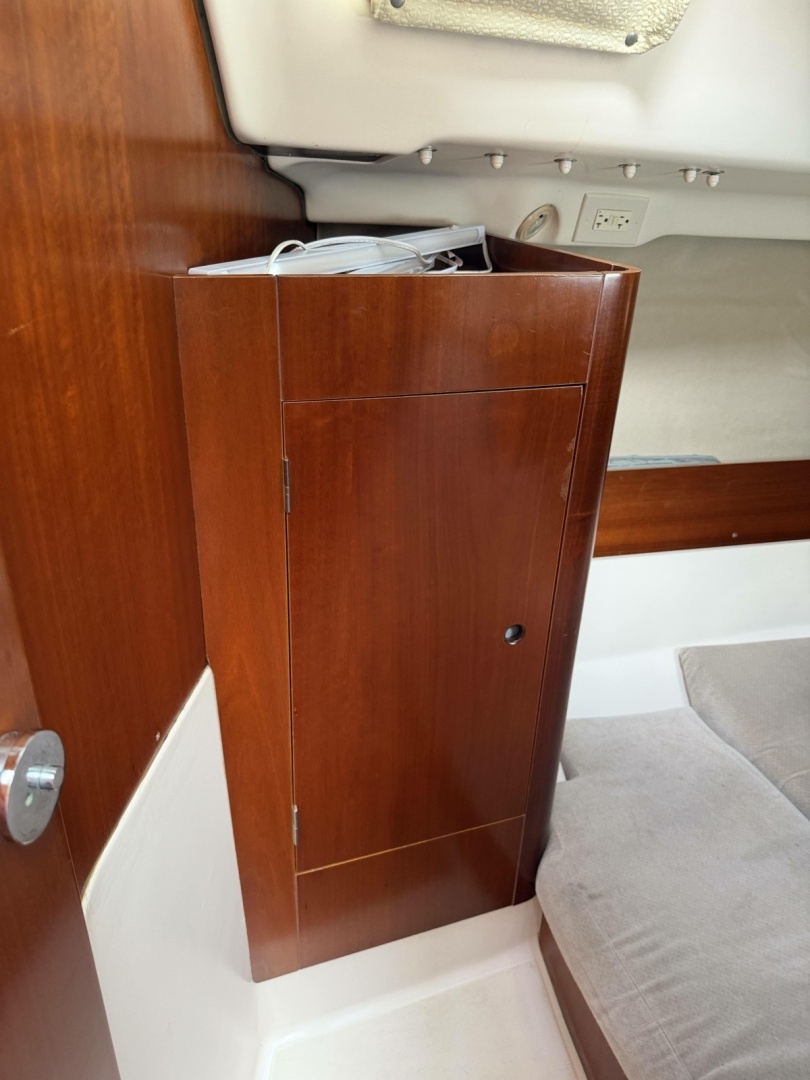 1995 Beneteau OCEANIS 321 - Image 16