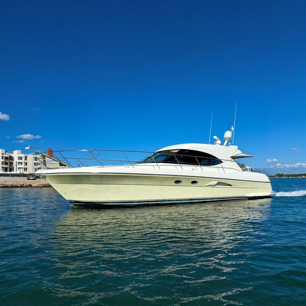 2012 Riviera 5000 Sport Yacht