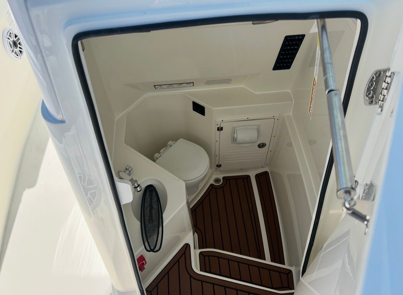 2026 Cobia 285CC - 9