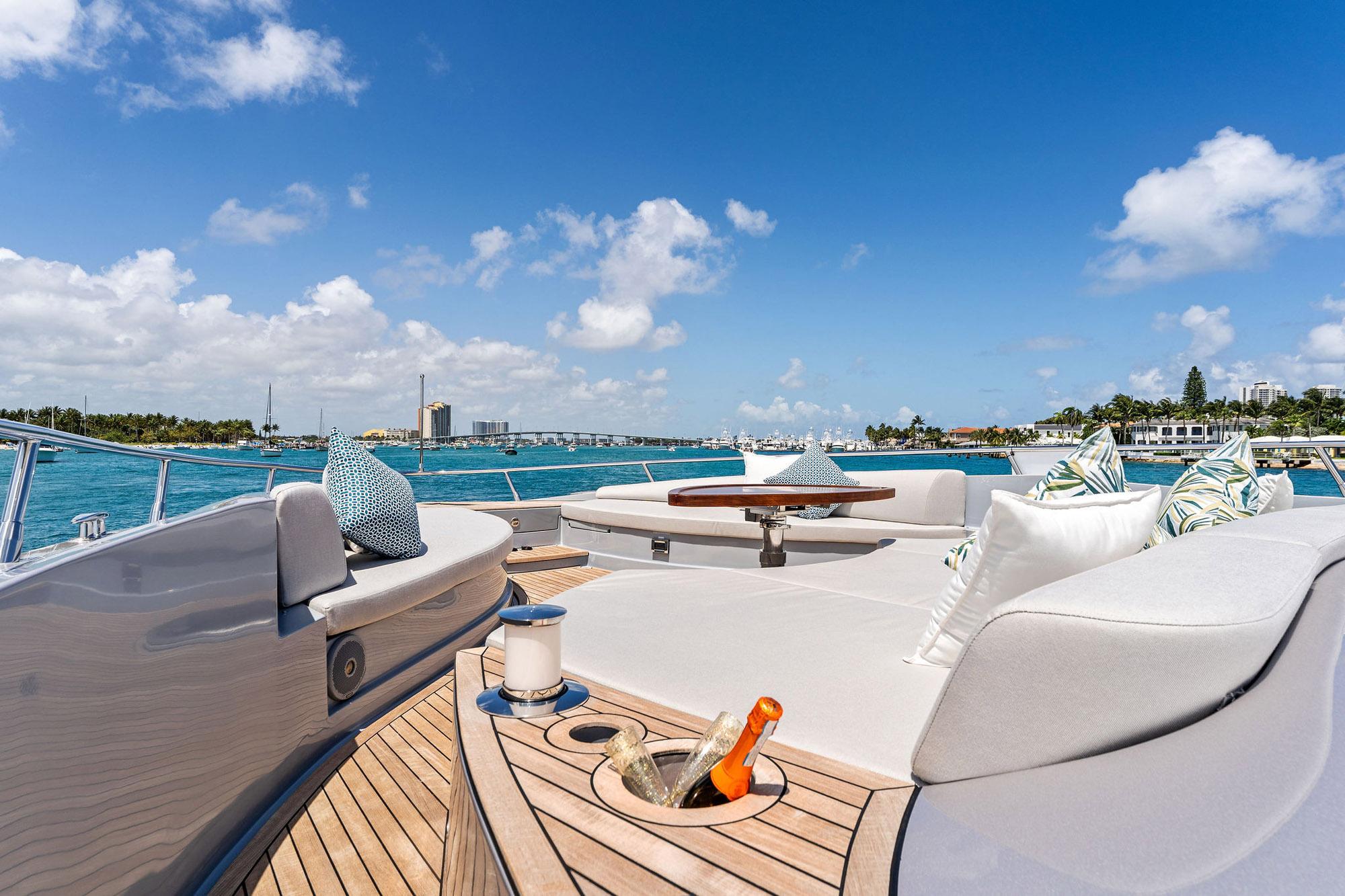 2027 Aquitalia 78 Fly - 54