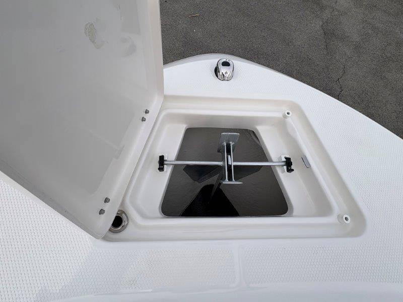 2025 Robalo R202 Explorer - 71