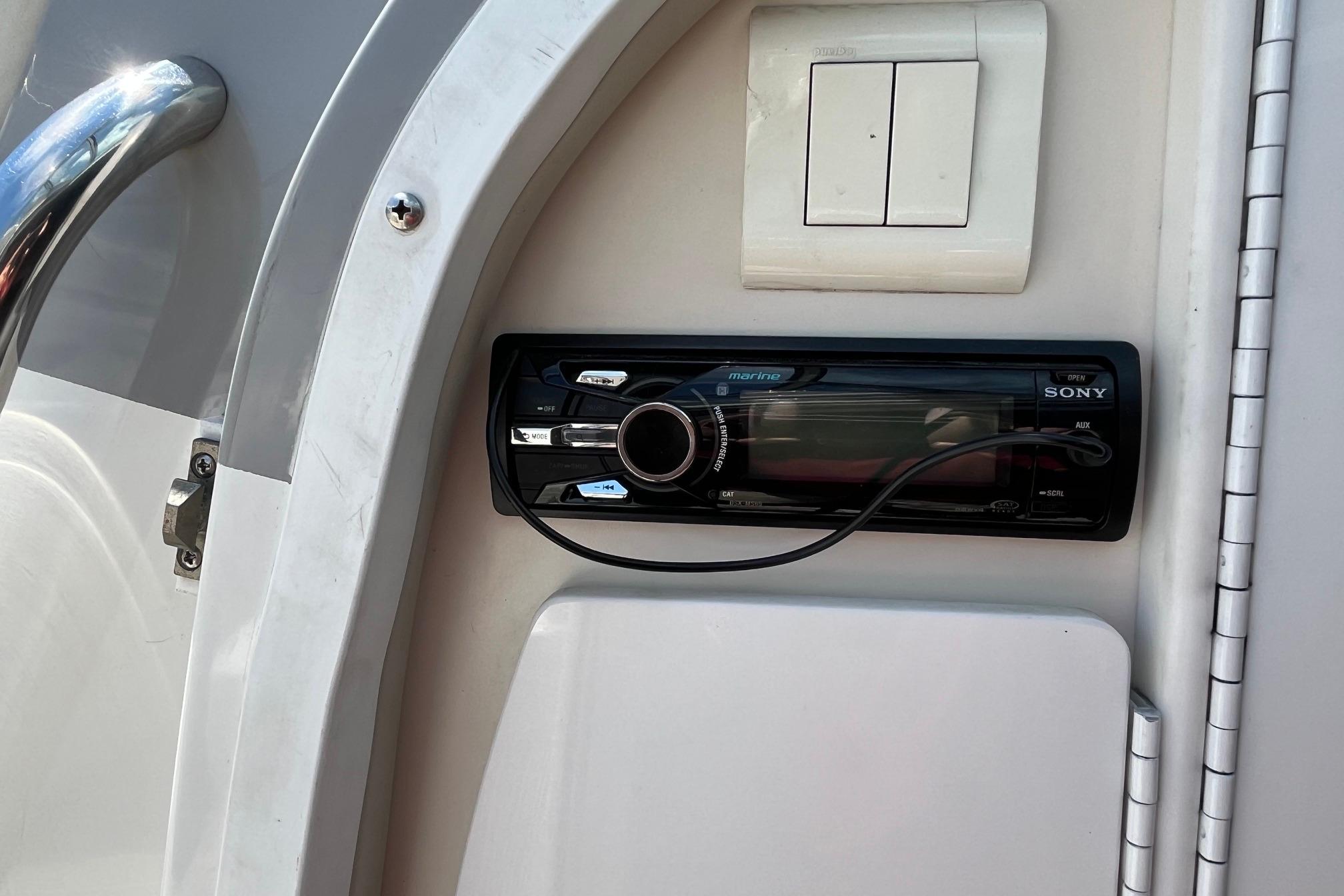 Sony marine stereo installed on a 2002 Formula 330 Sun Sport boat.