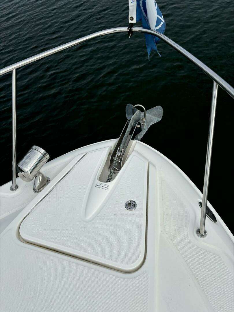 2009 Sea Ray SUNDANCER 350 - Image 17