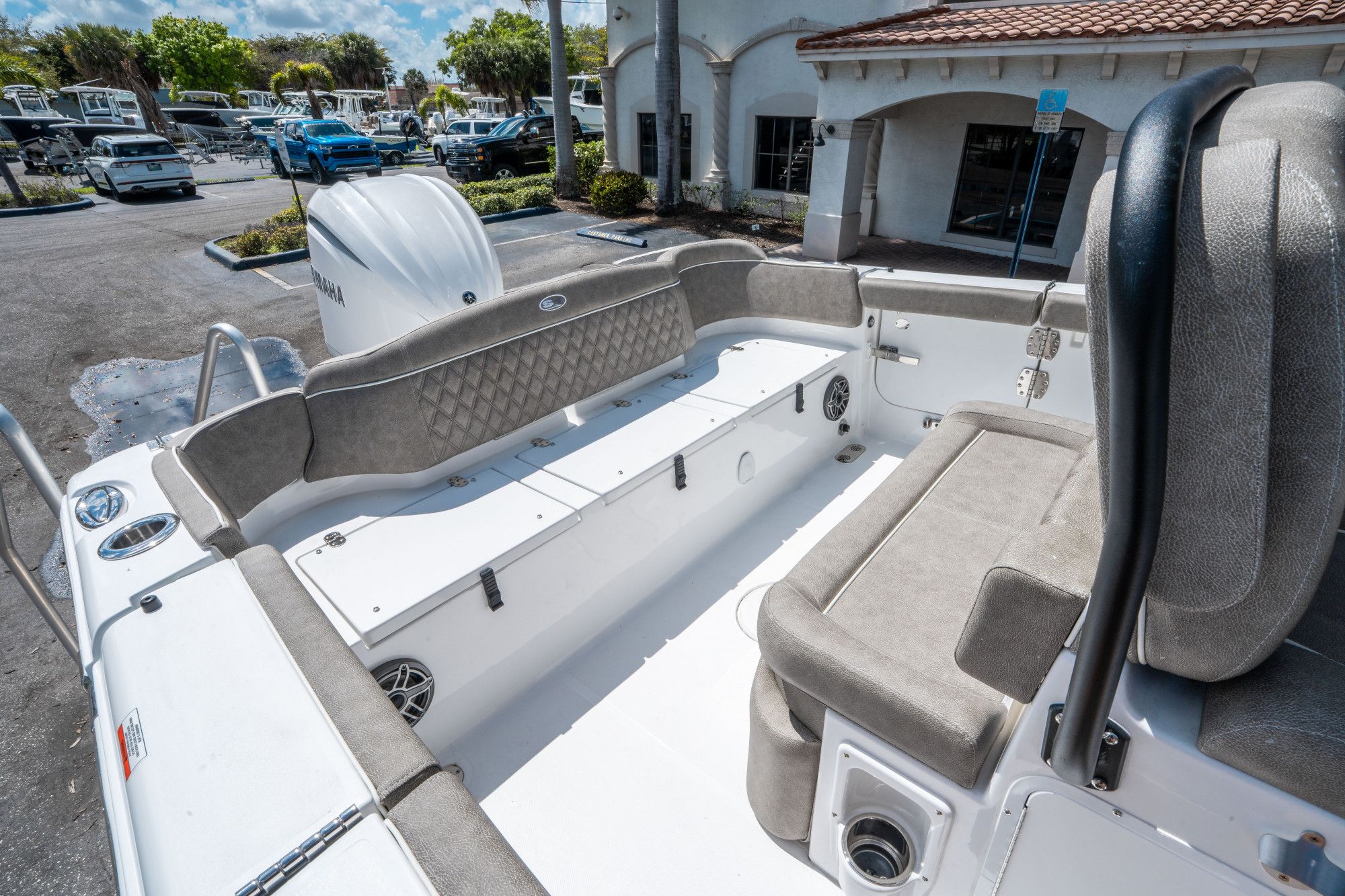 2026 Sea Hunt Ultra 255 SE - 11