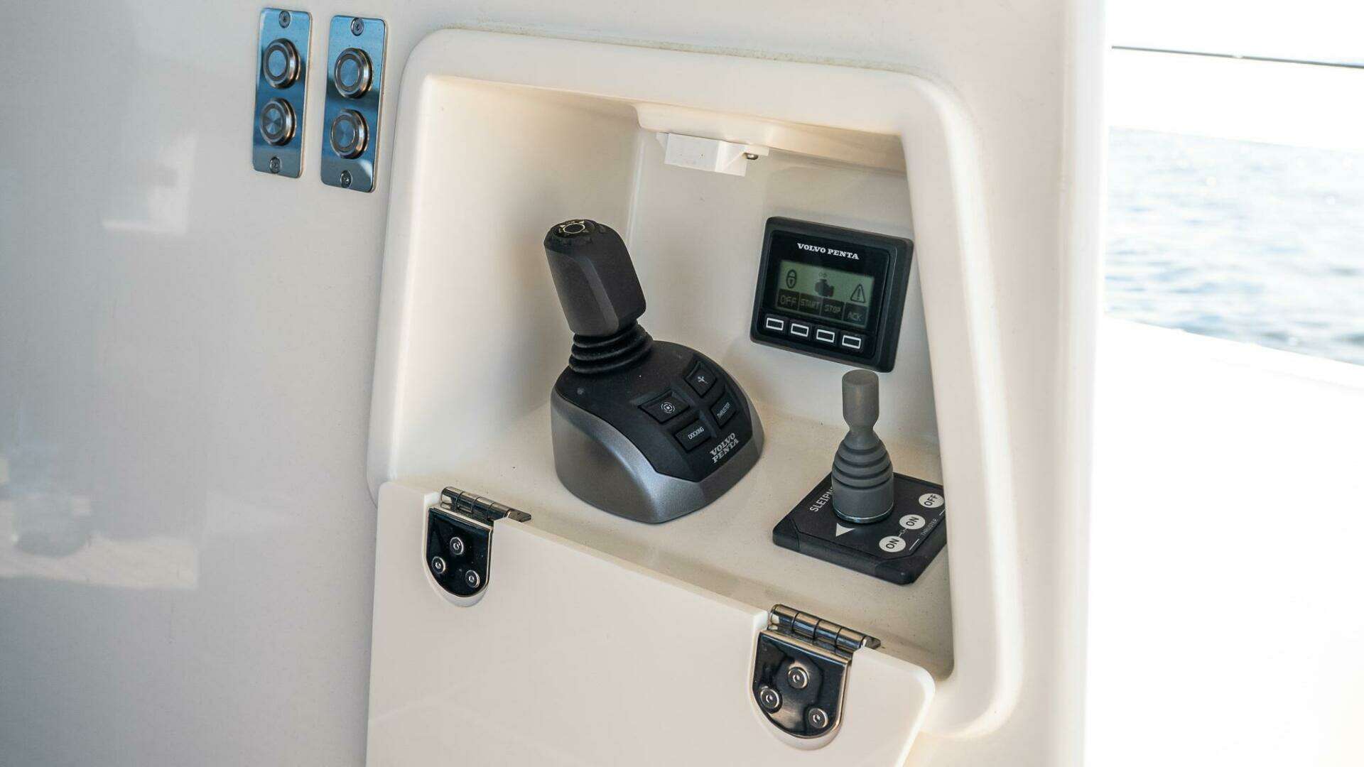 2025 Prestige F4.9 - Image 30