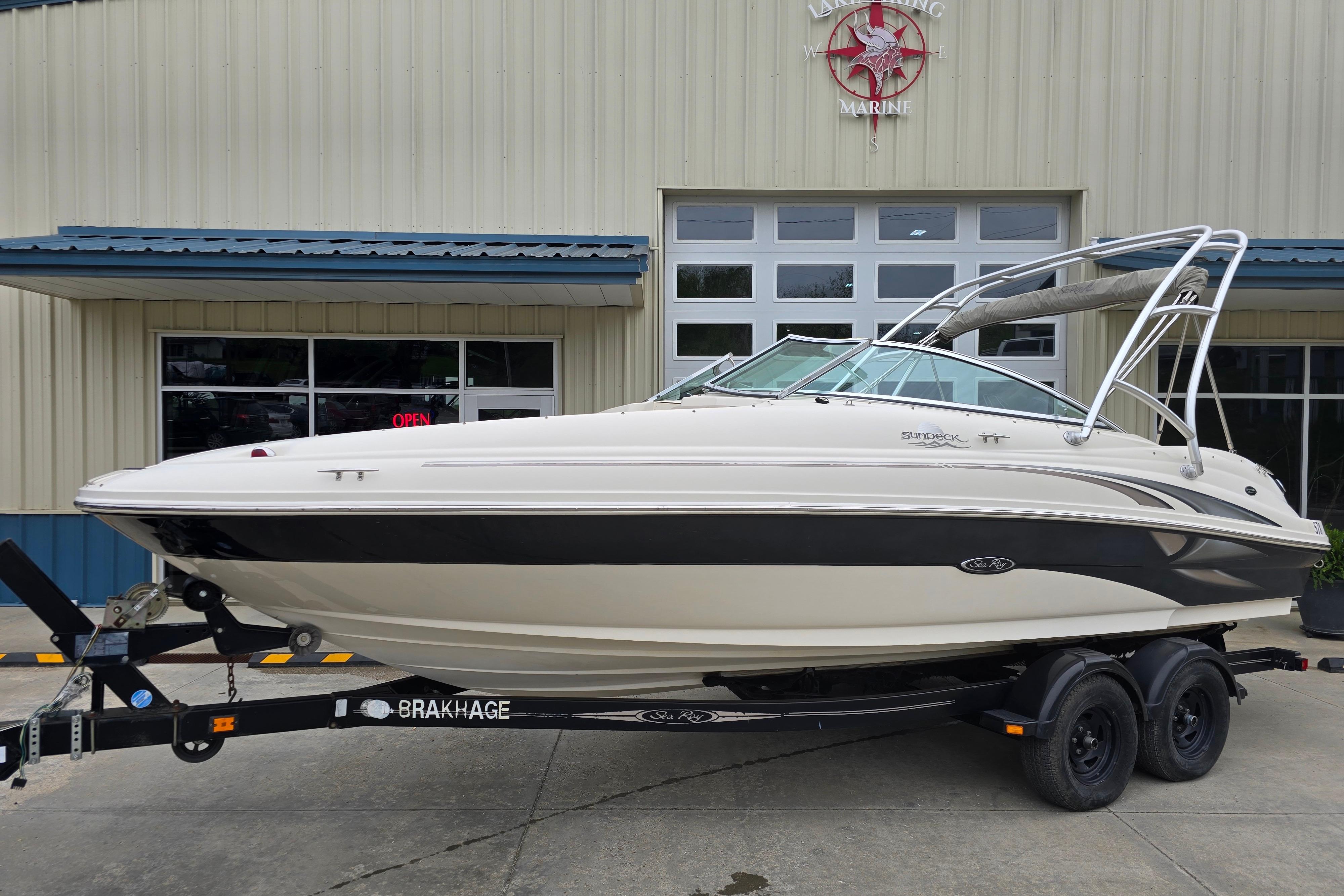 2003 Sea Ray 220 Sundeck