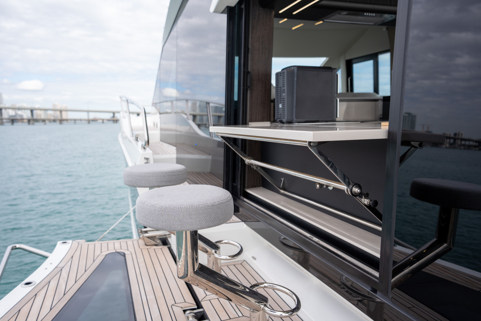 2025 Galeon 560 FLY - Image 57