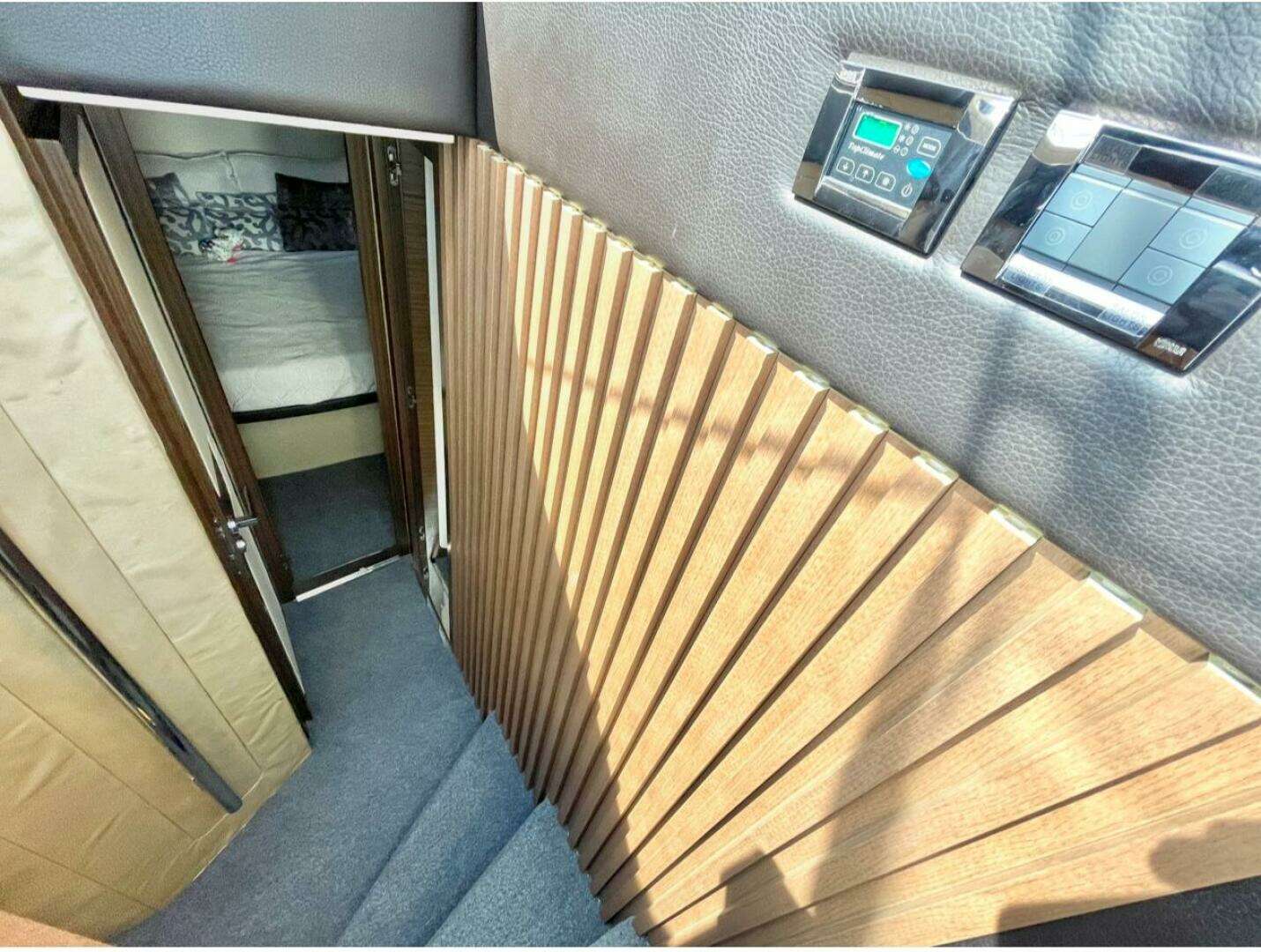 2013 Azimut 55S - Image 6