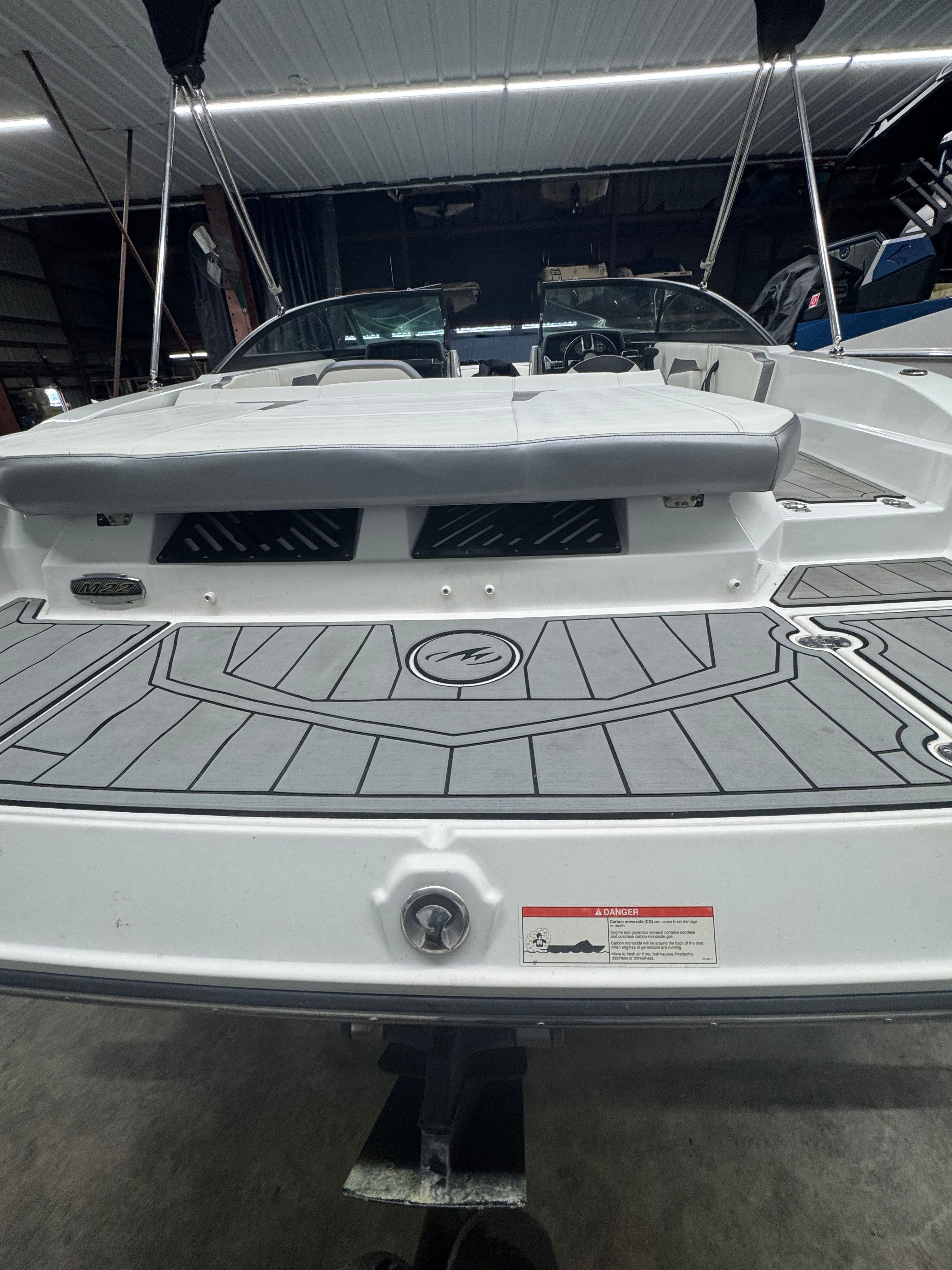 2018 Monterey M-22 - 4
