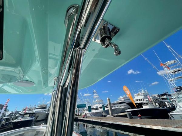 2026 Mag Bay 43 Center Console - 122
