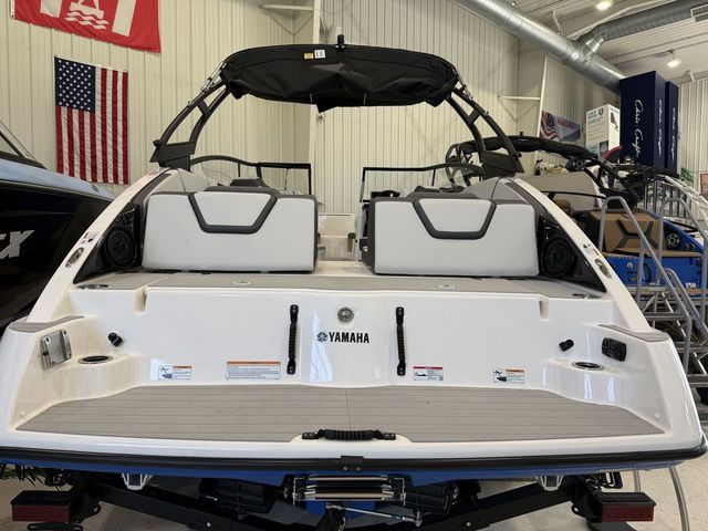 2025 Yamaha Boats AR250 - 4