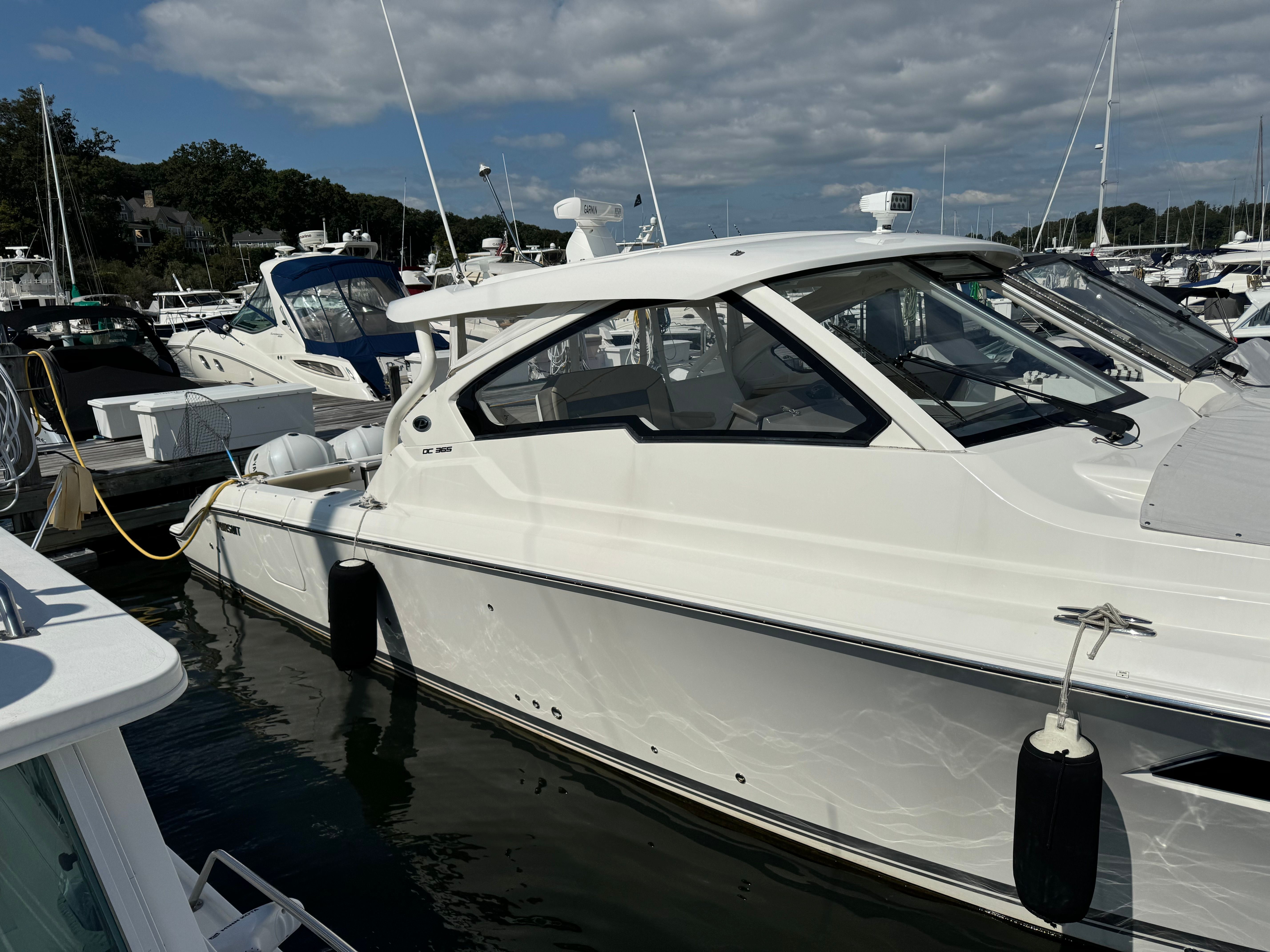 2020 Pursuit DC 365 Dual Console - 10