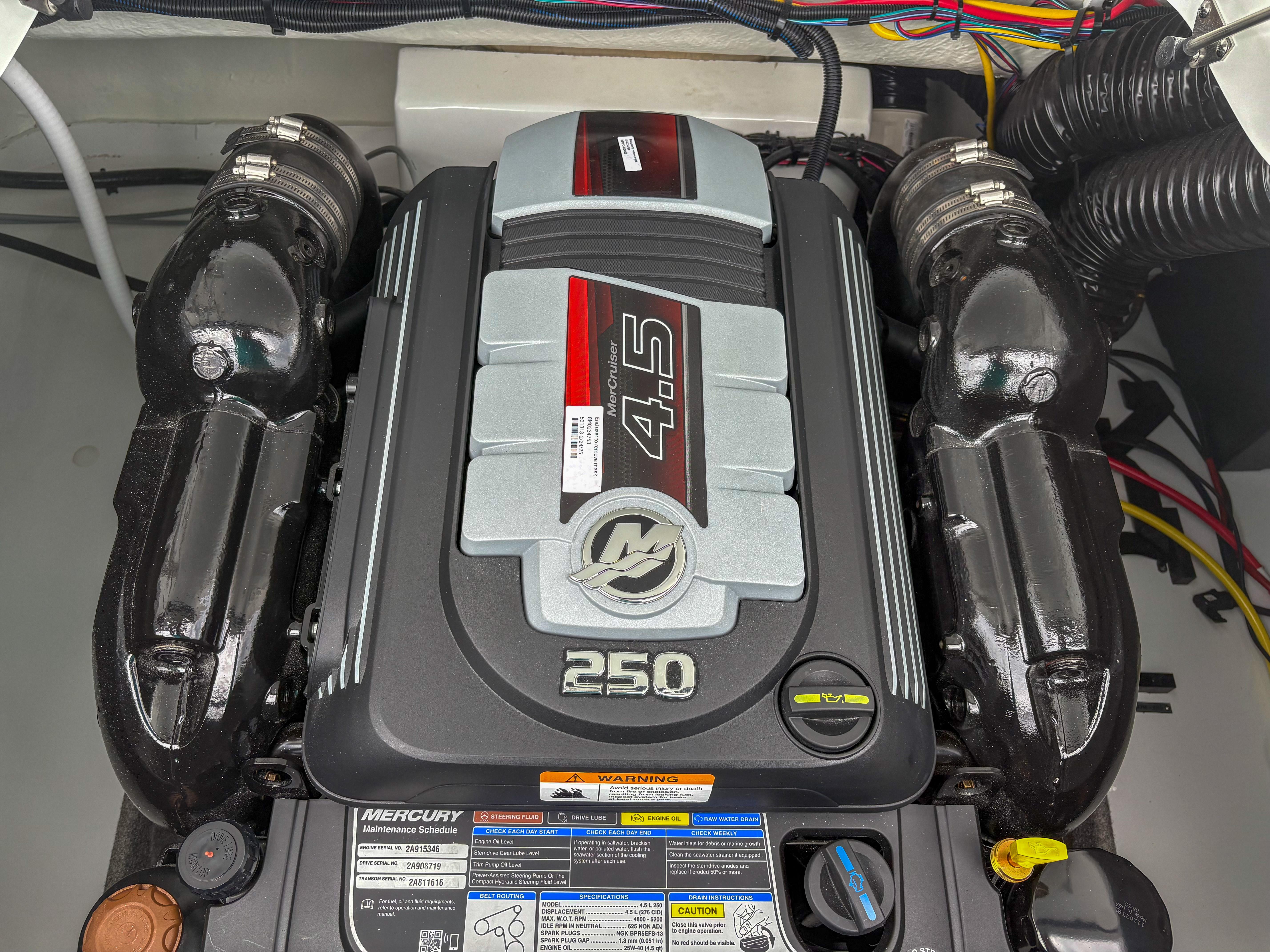2026 Four Winns H2 Freedom engine, featuring a 4.5L MerCruiser 250 horsepower motor.