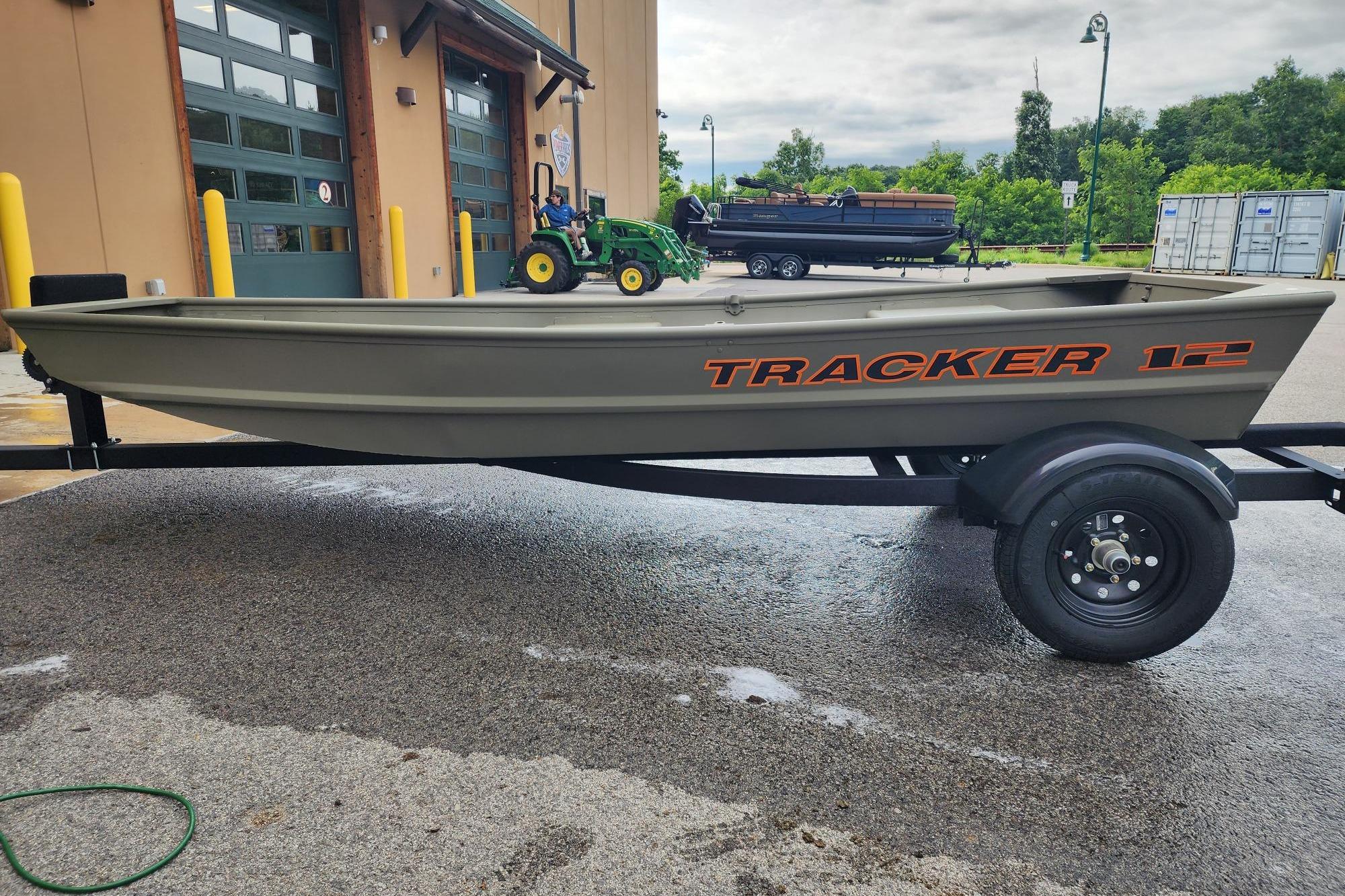 2026 Tracker Grizzly 12 Jon