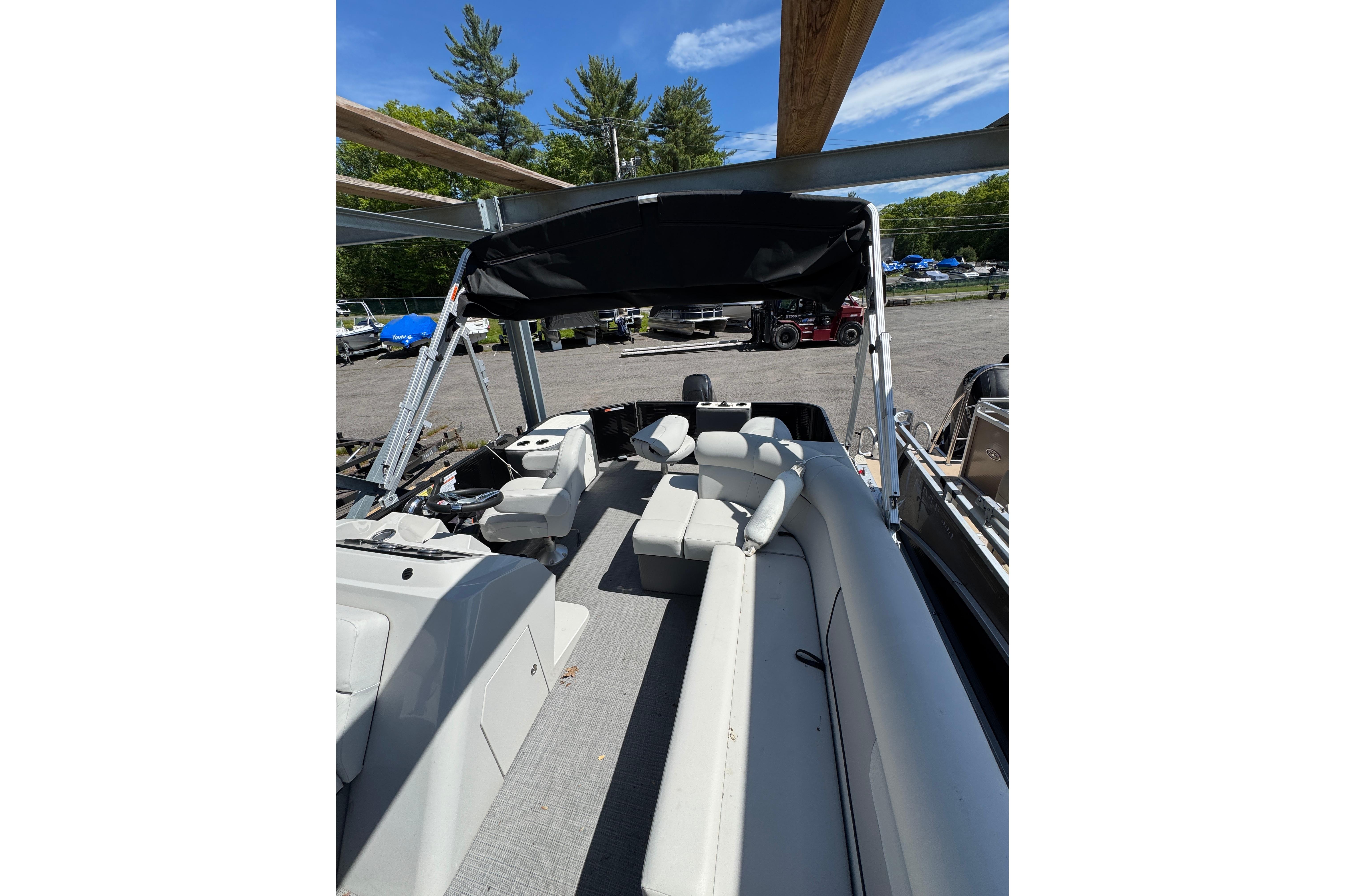 2023 Crest CLASSIC LX FISH 200 C4