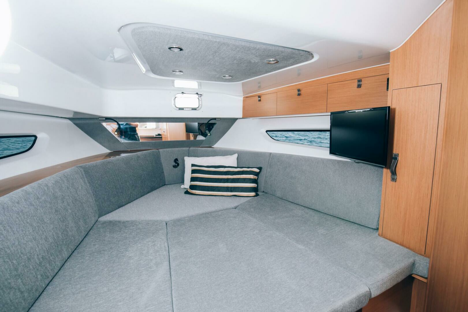 2025 Beneteau Flyer 10 - Image 13